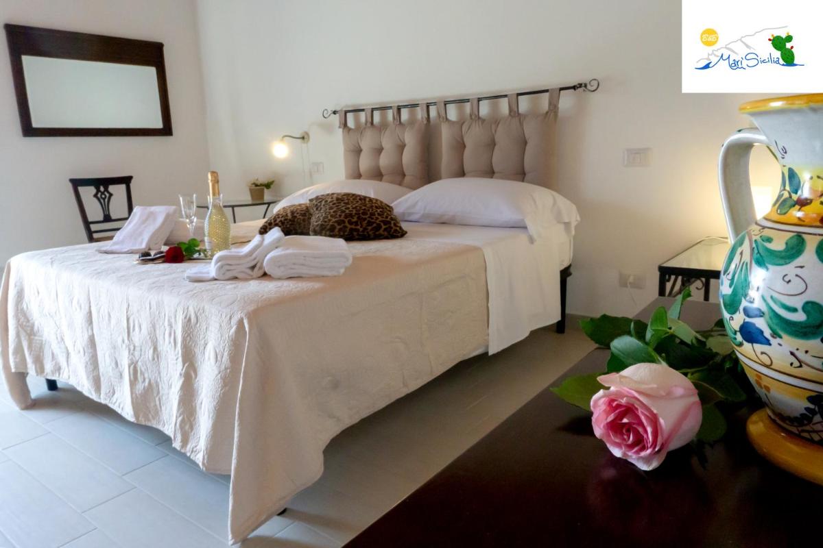 Standard Triple Room with Sea View photo 3