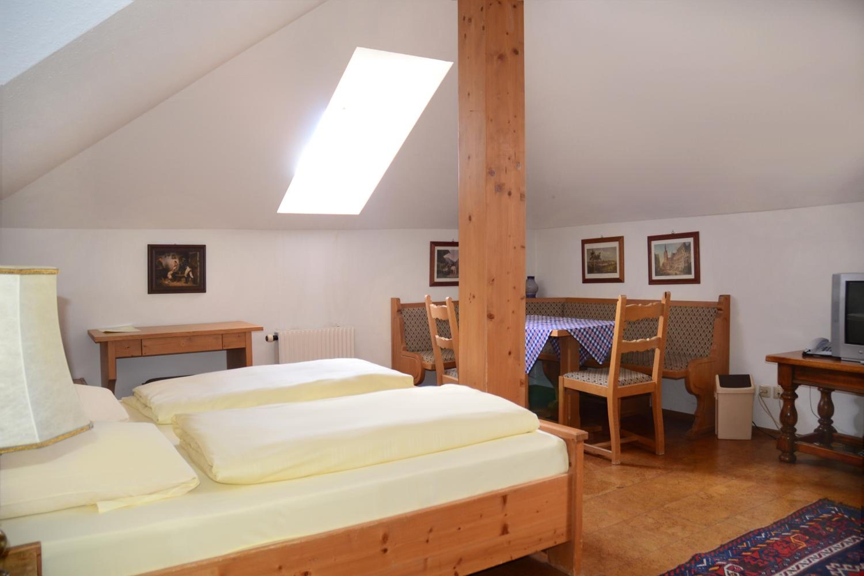 Double Room - Photo 5