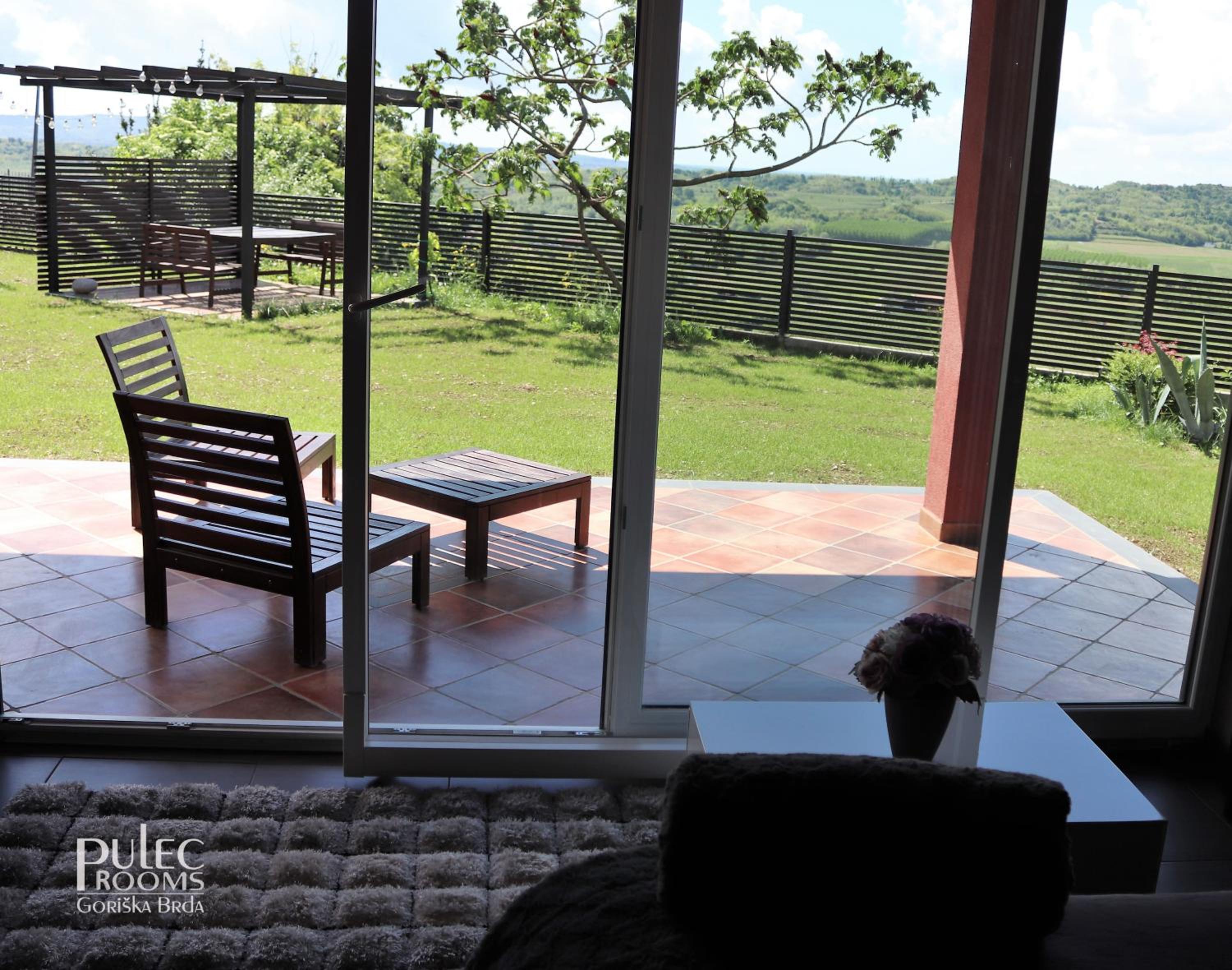 Two-Bedroom Apartment with Terrace - Photo 32