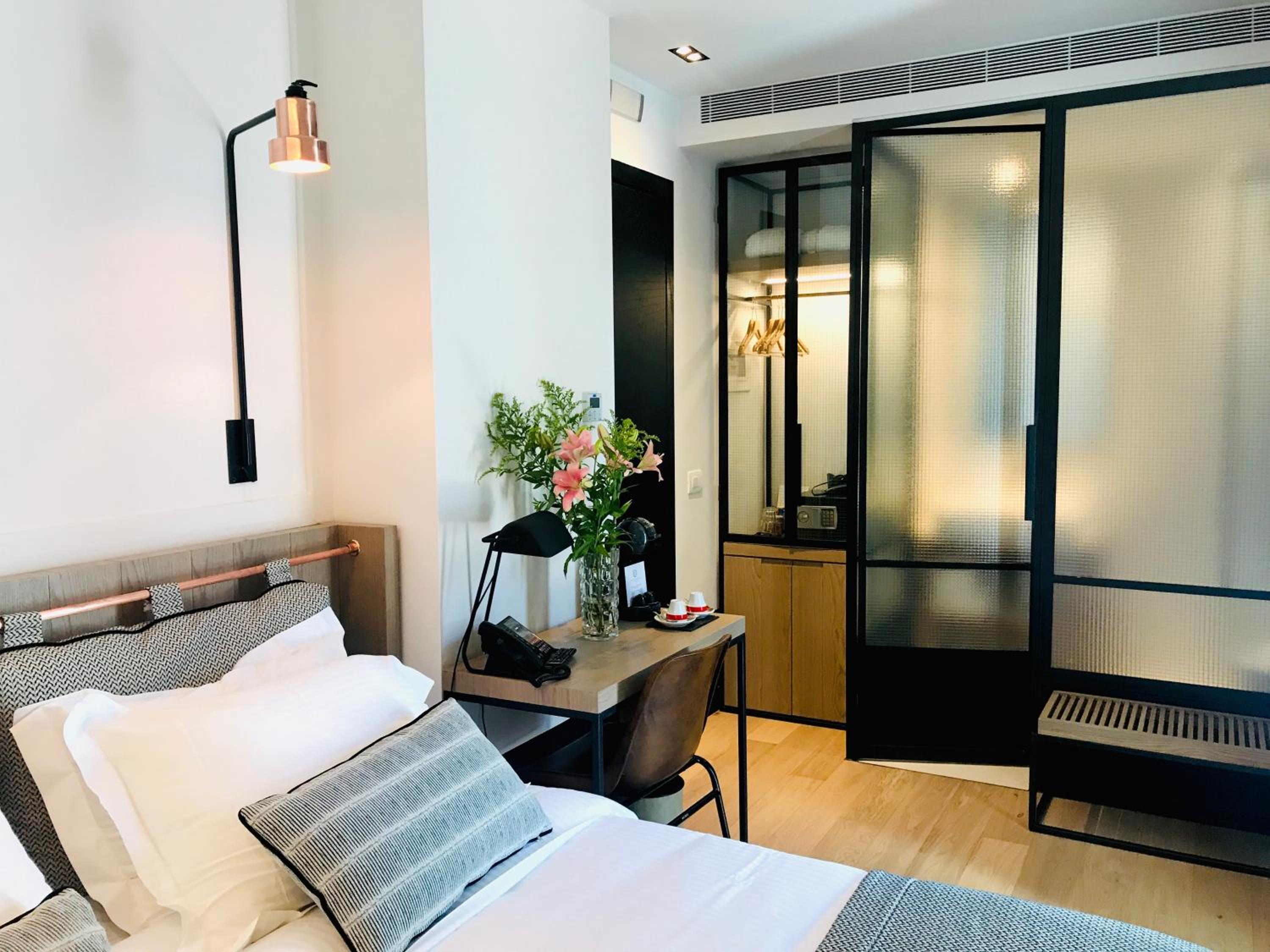 Small Double Room with Private Balcony photo 2