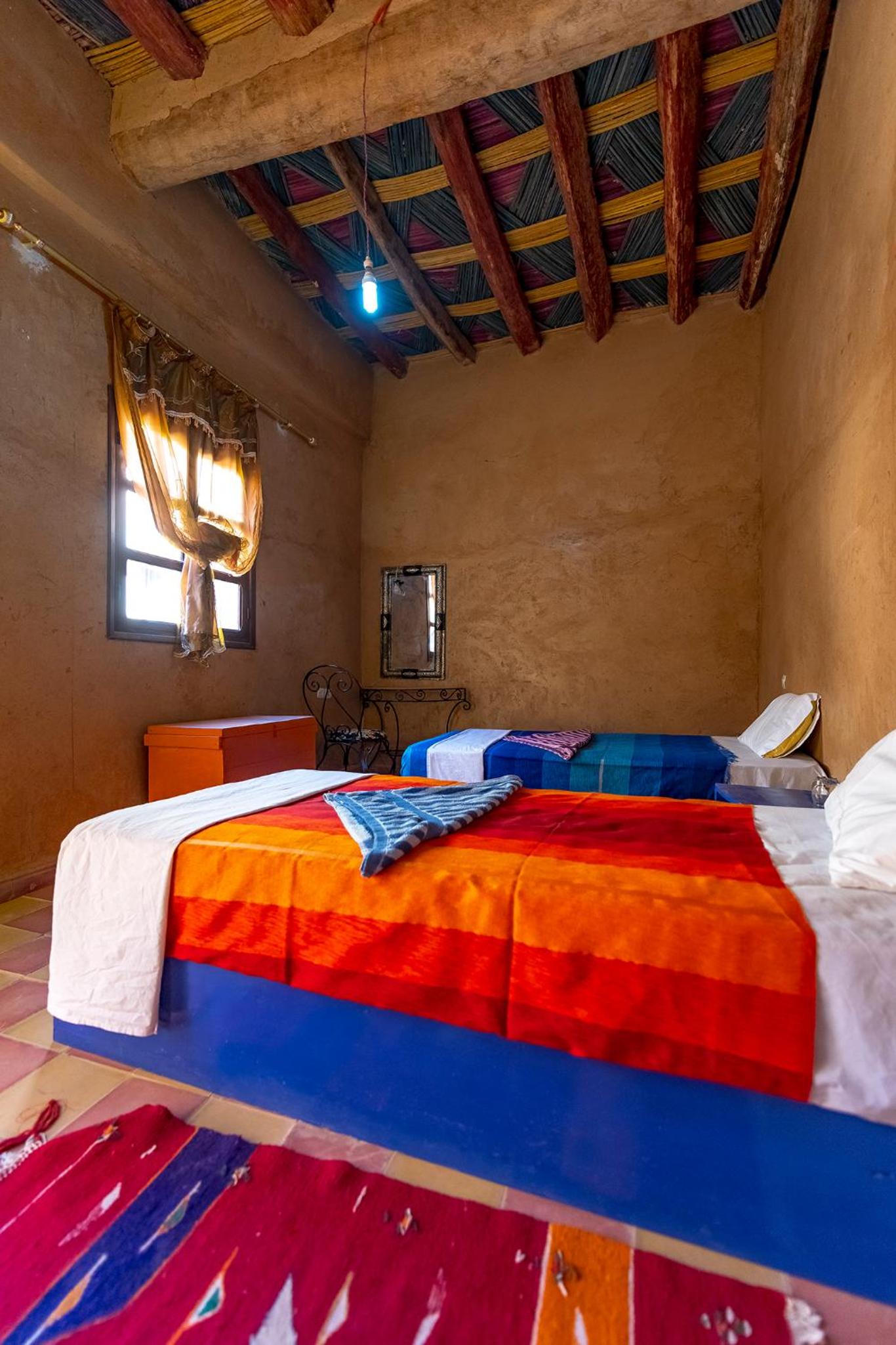 Deluxe Double Room with Shower - Photo 3