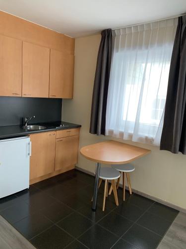 Standard Twin Room with Sofa photo 2