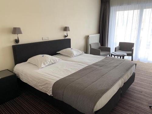 Twin Room with Balcony photo 3