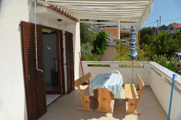 Two-Bedroom Apartment with Terrace and Sea View photo 1