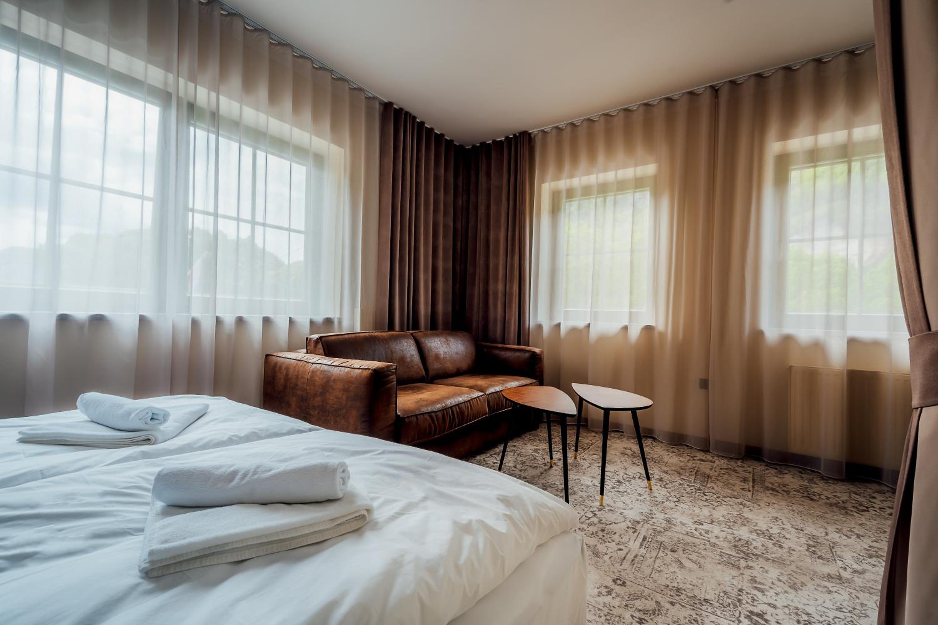 Standard Suite - Photo 7