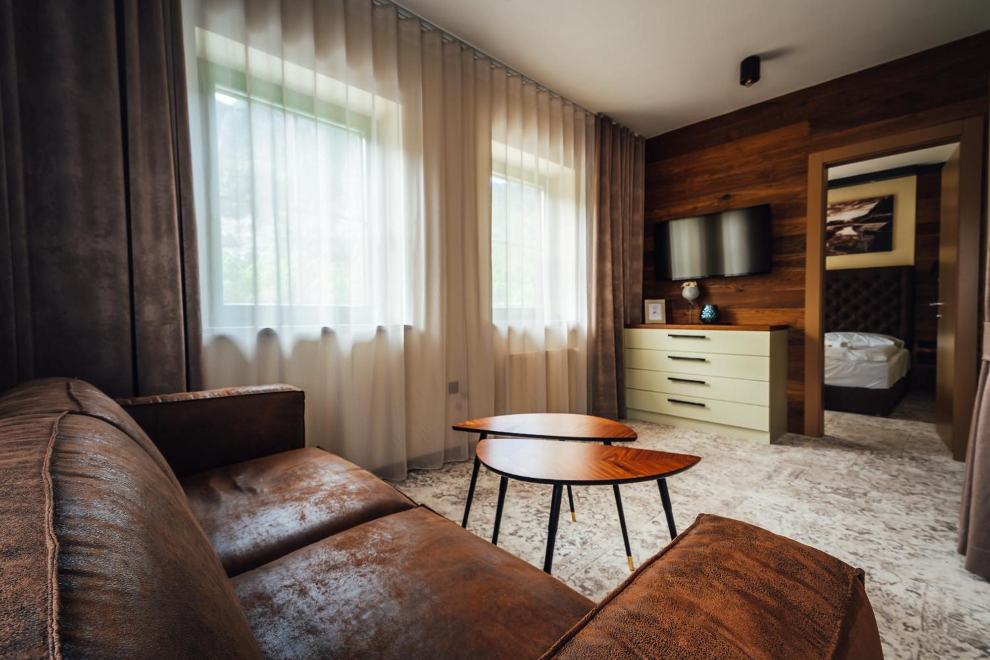 Standard Suite - Photo 4