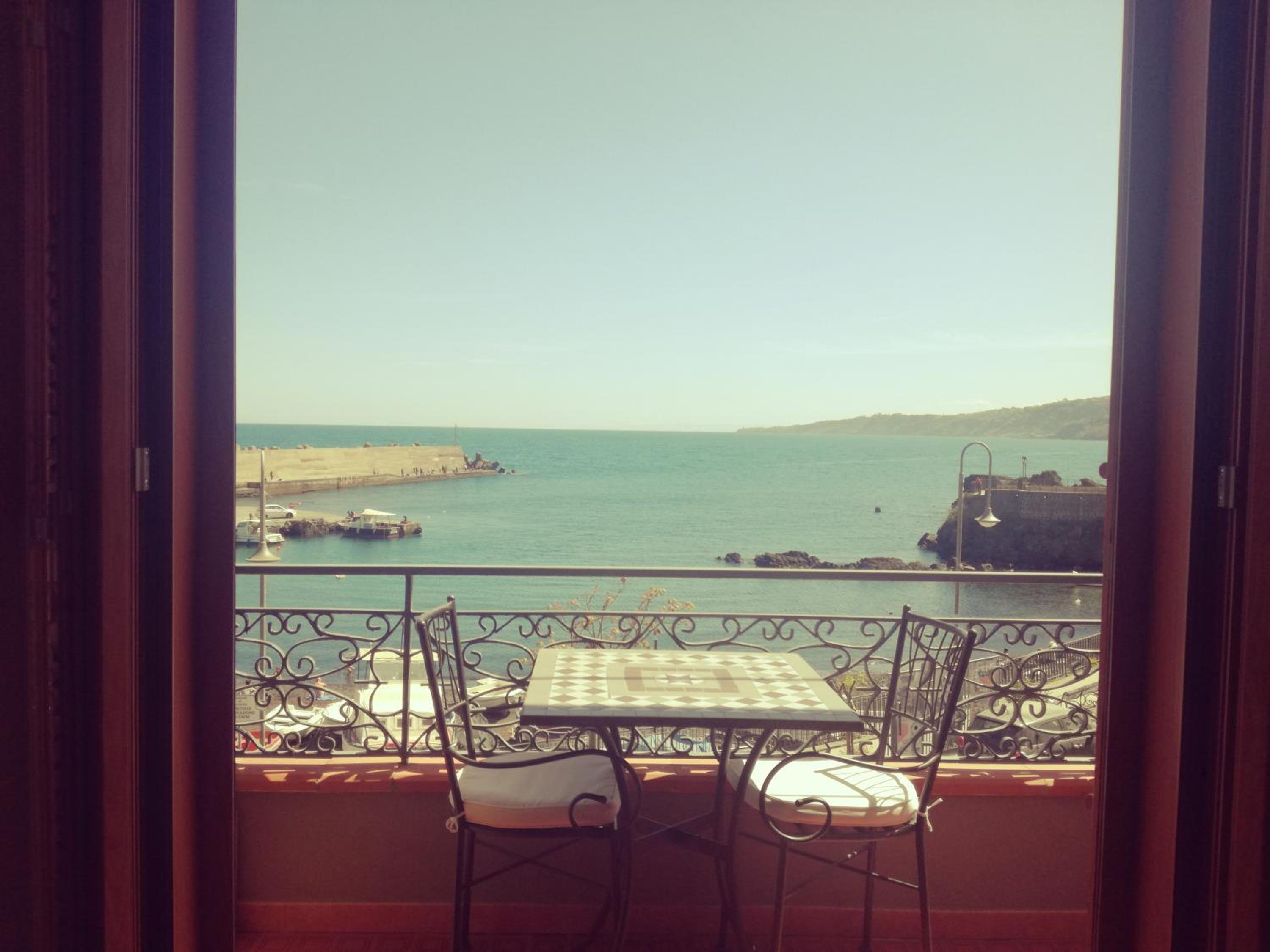 Deluxe Triple Room with Sea View photo 2