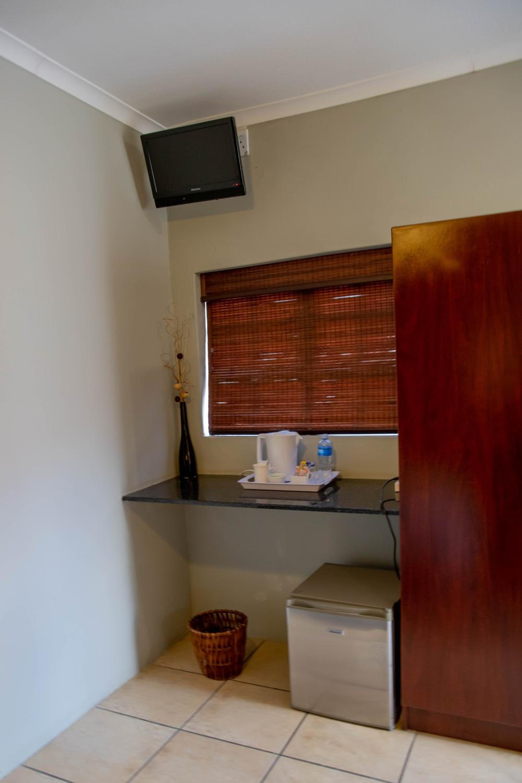 Single Room with Shower photo 2