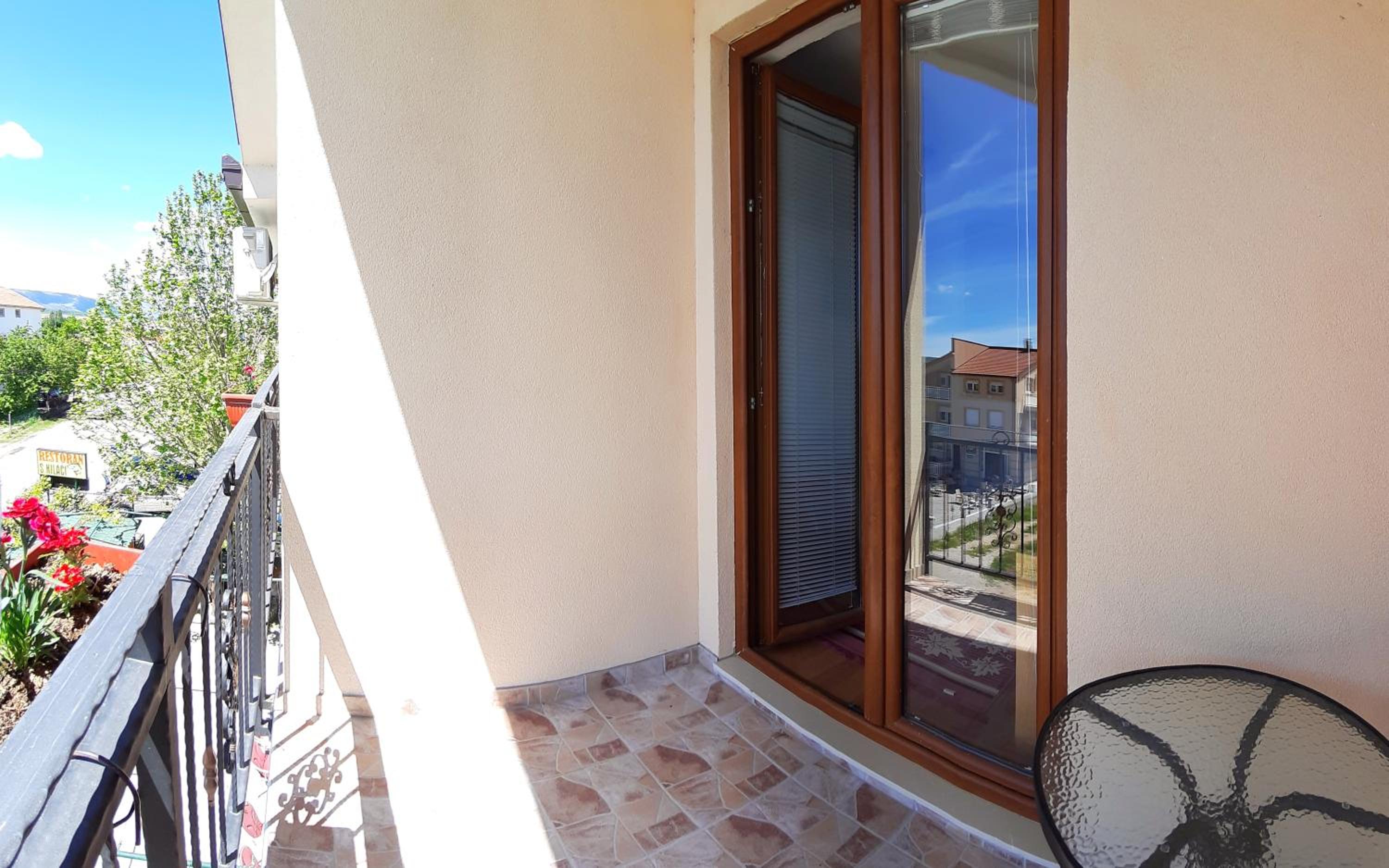 Apartment with Balcony photo 2