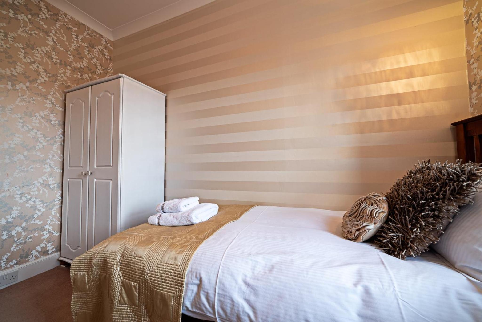 Single Room photo 2