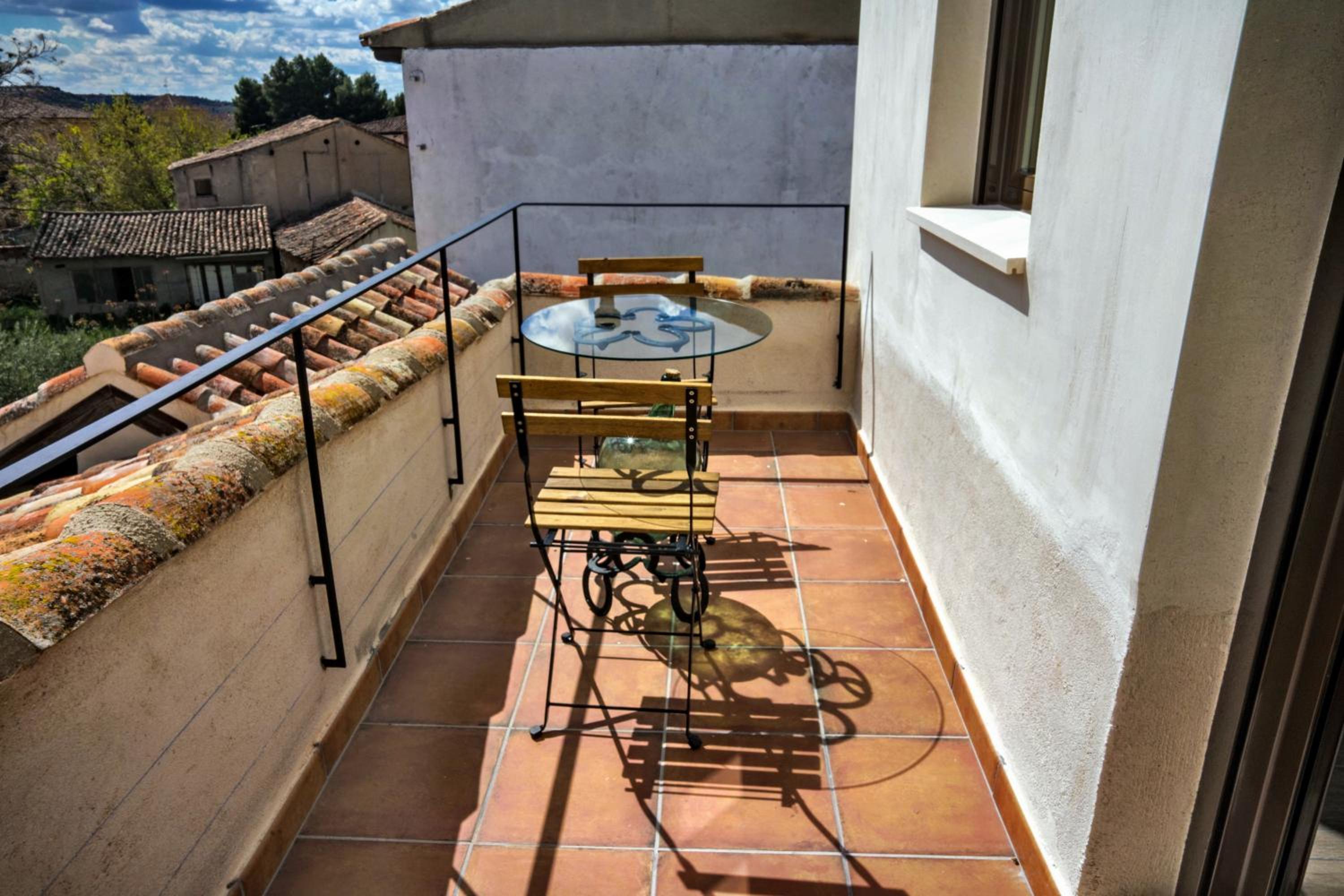 Three-Bedroom House - Photo 9