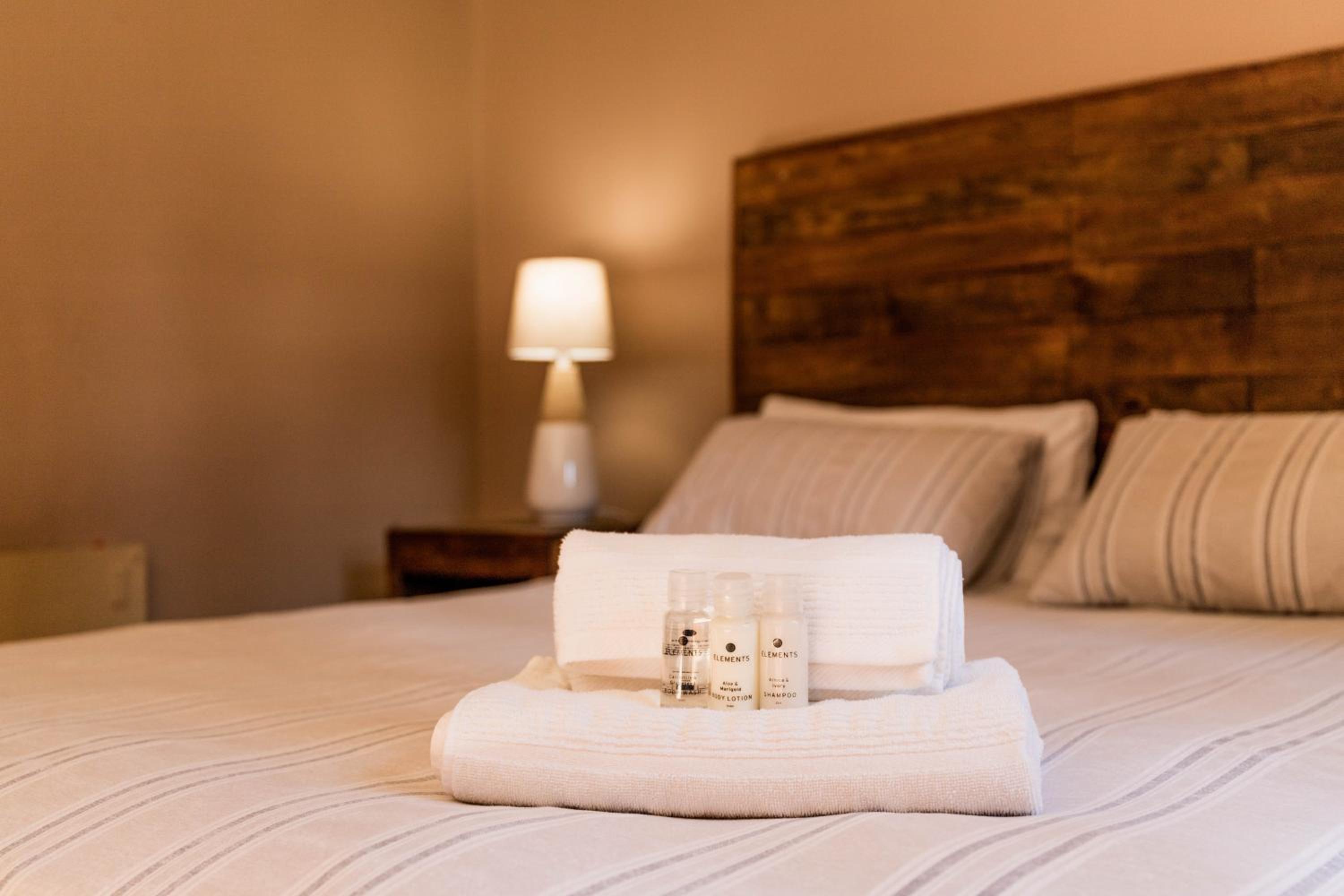 Deluxe Double Room with Bath photo 2