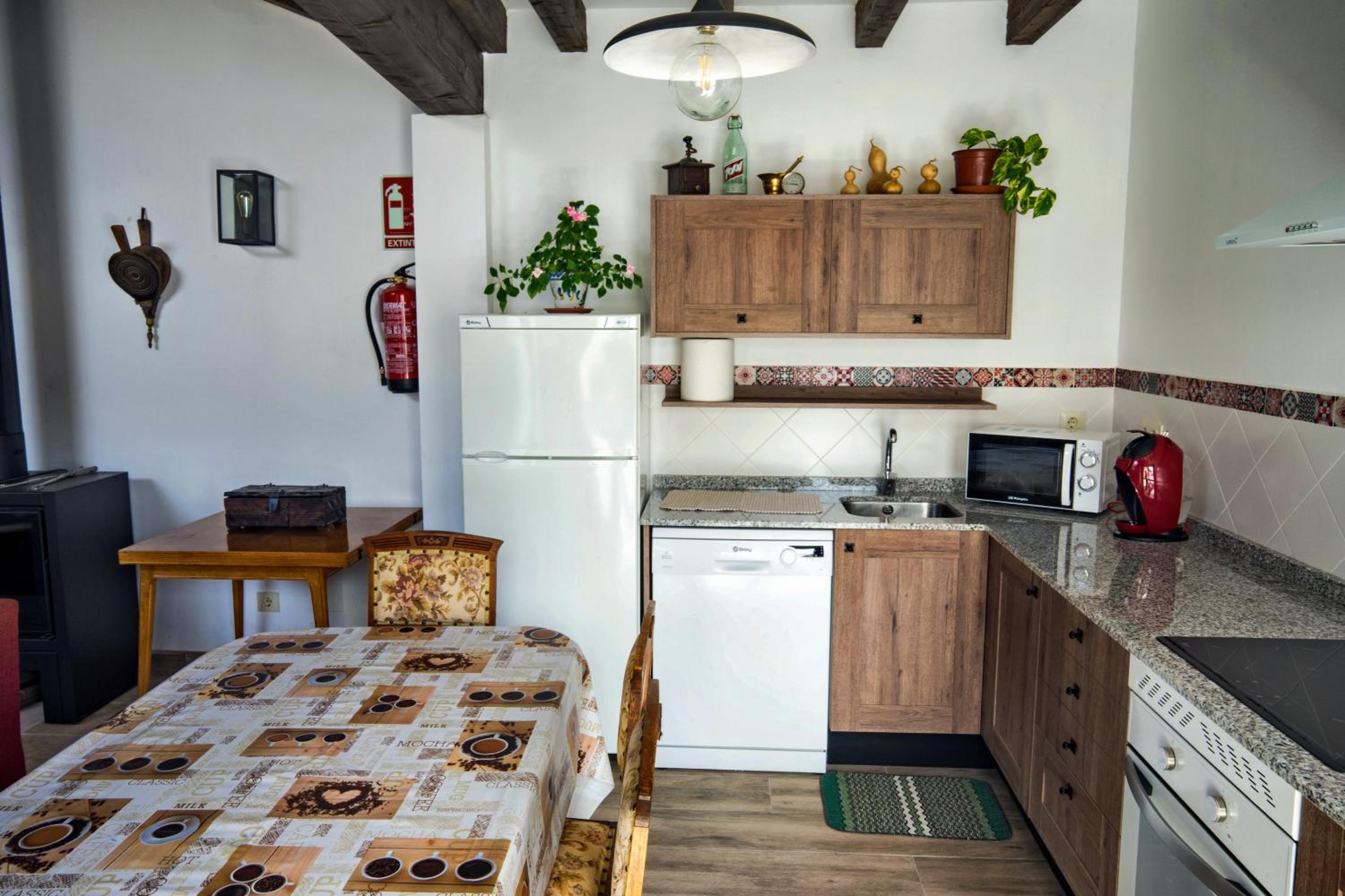 Three-Bedroom House - Photo 29