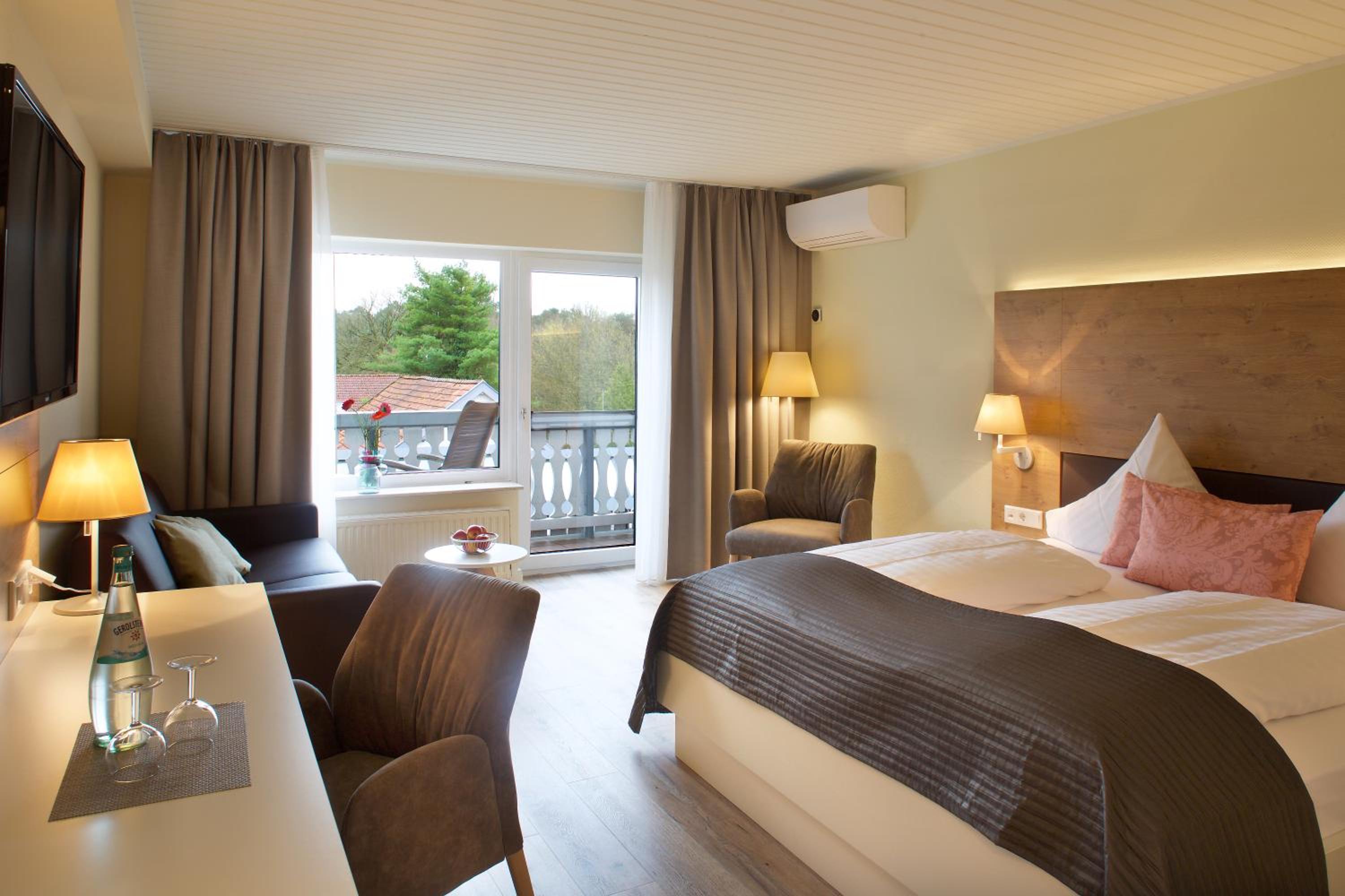 Large Double Room photo 2