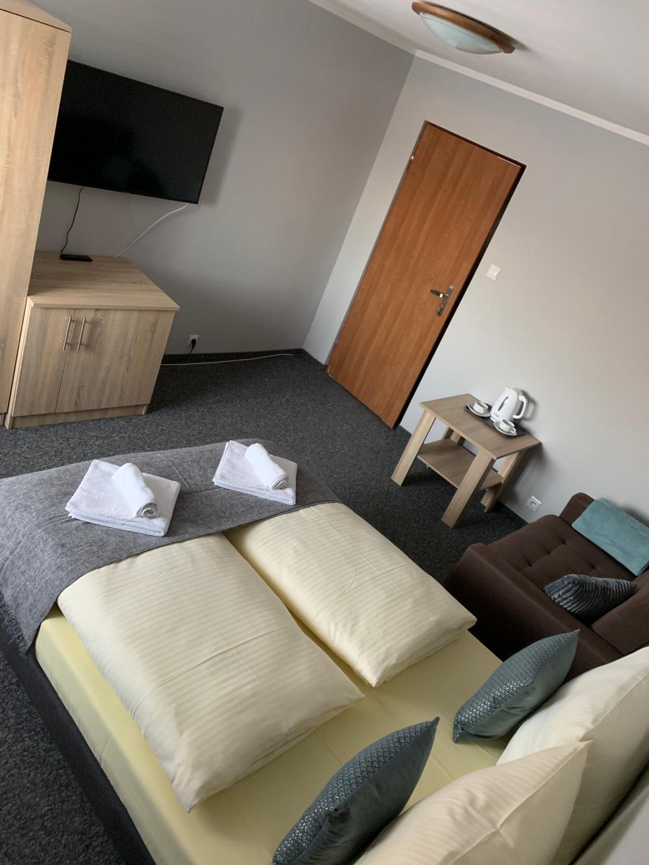Double Room with Private Bathroom photo 3