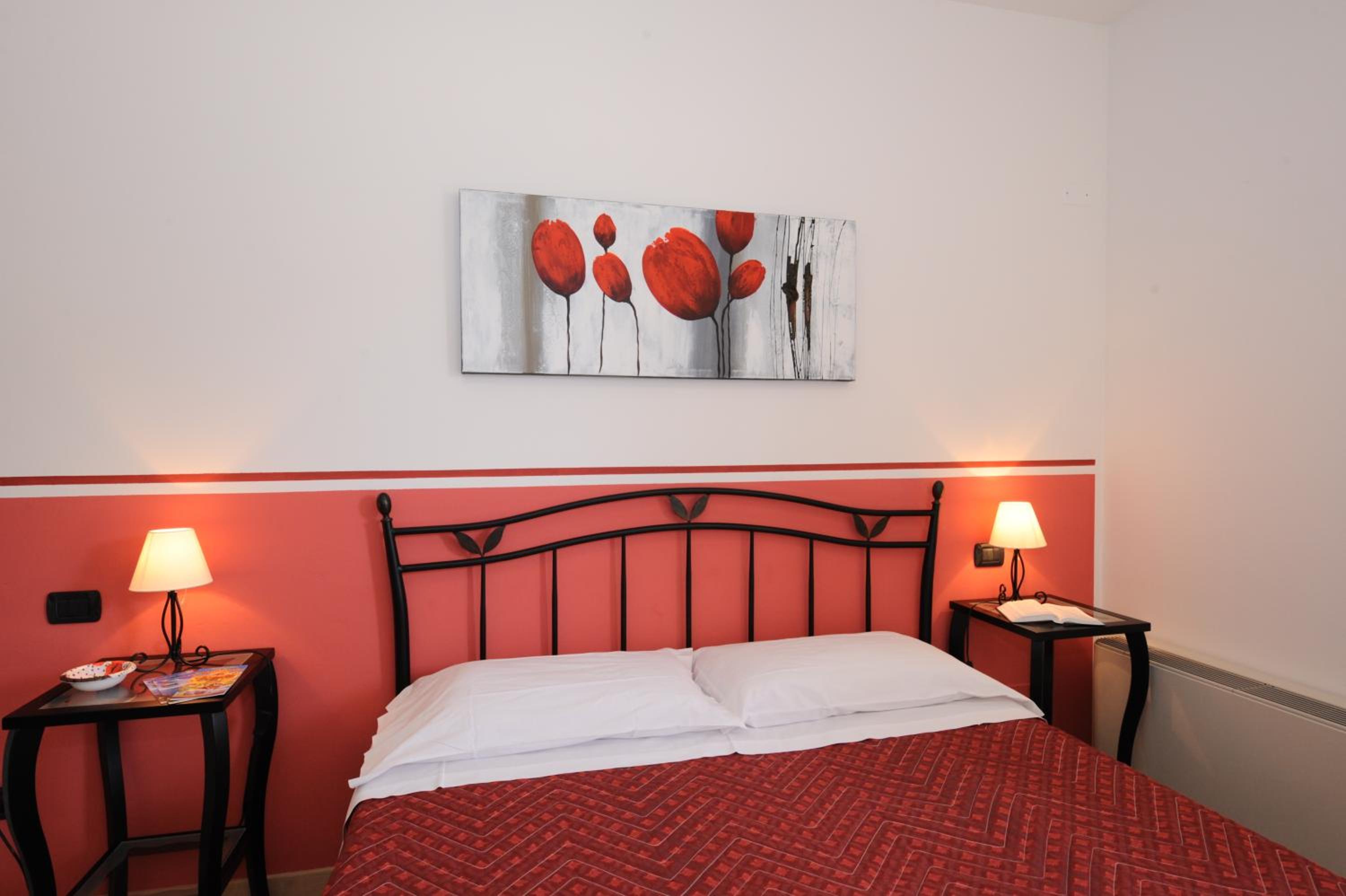 Double or Twin Room - Photo 7