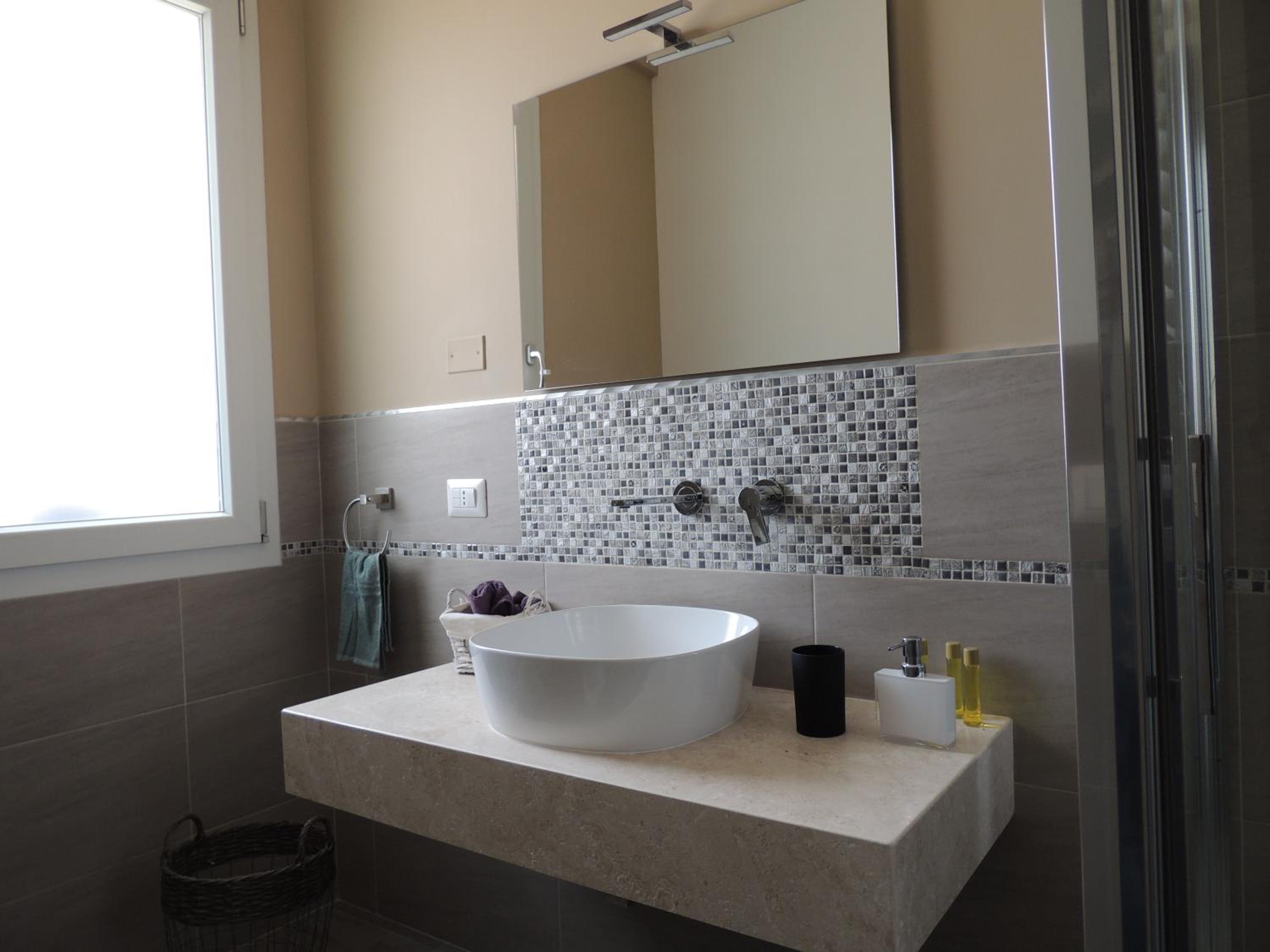 Double or Twin Room with Private Bathroom photo 3