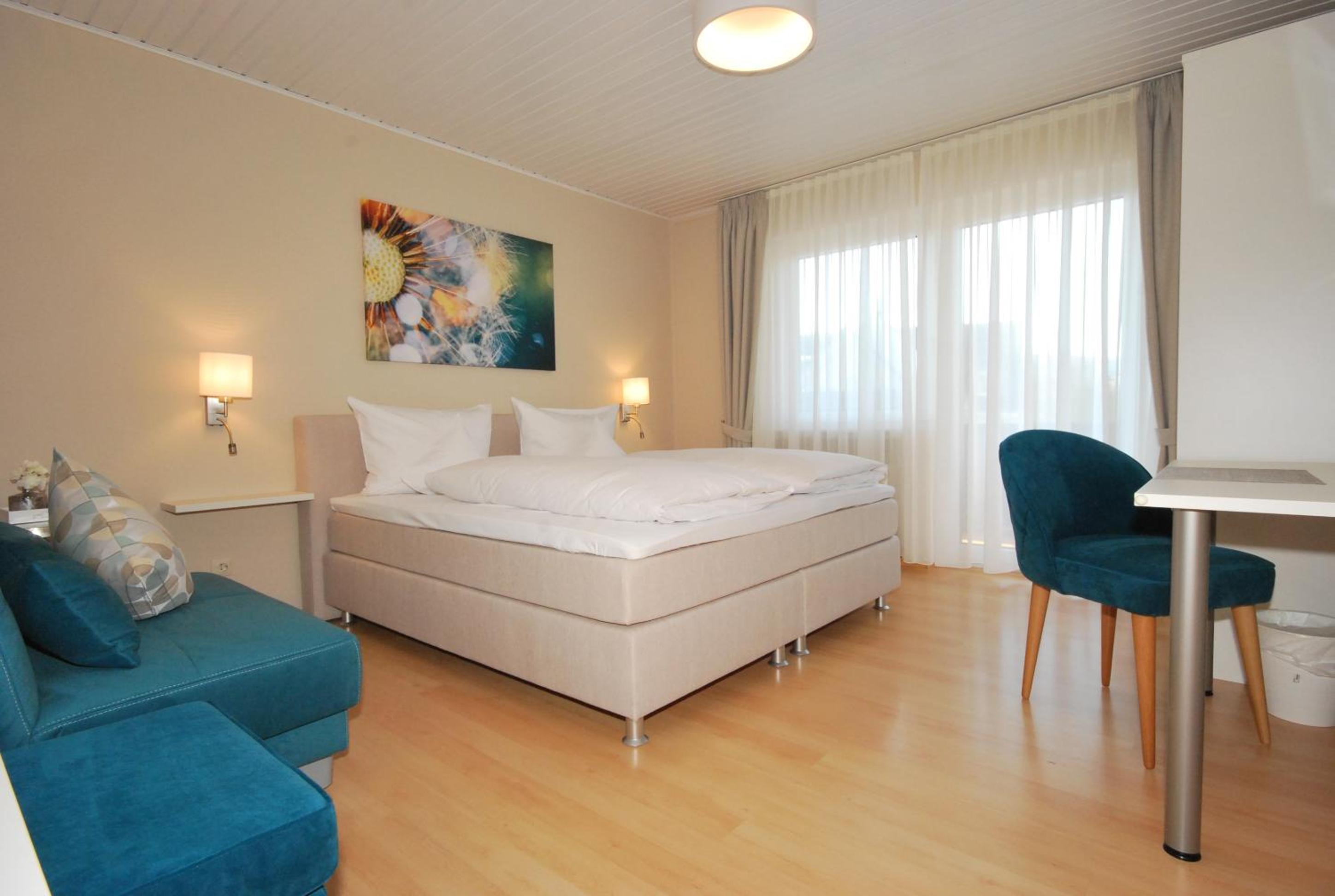 Triple Room with Balcony - Photo 2