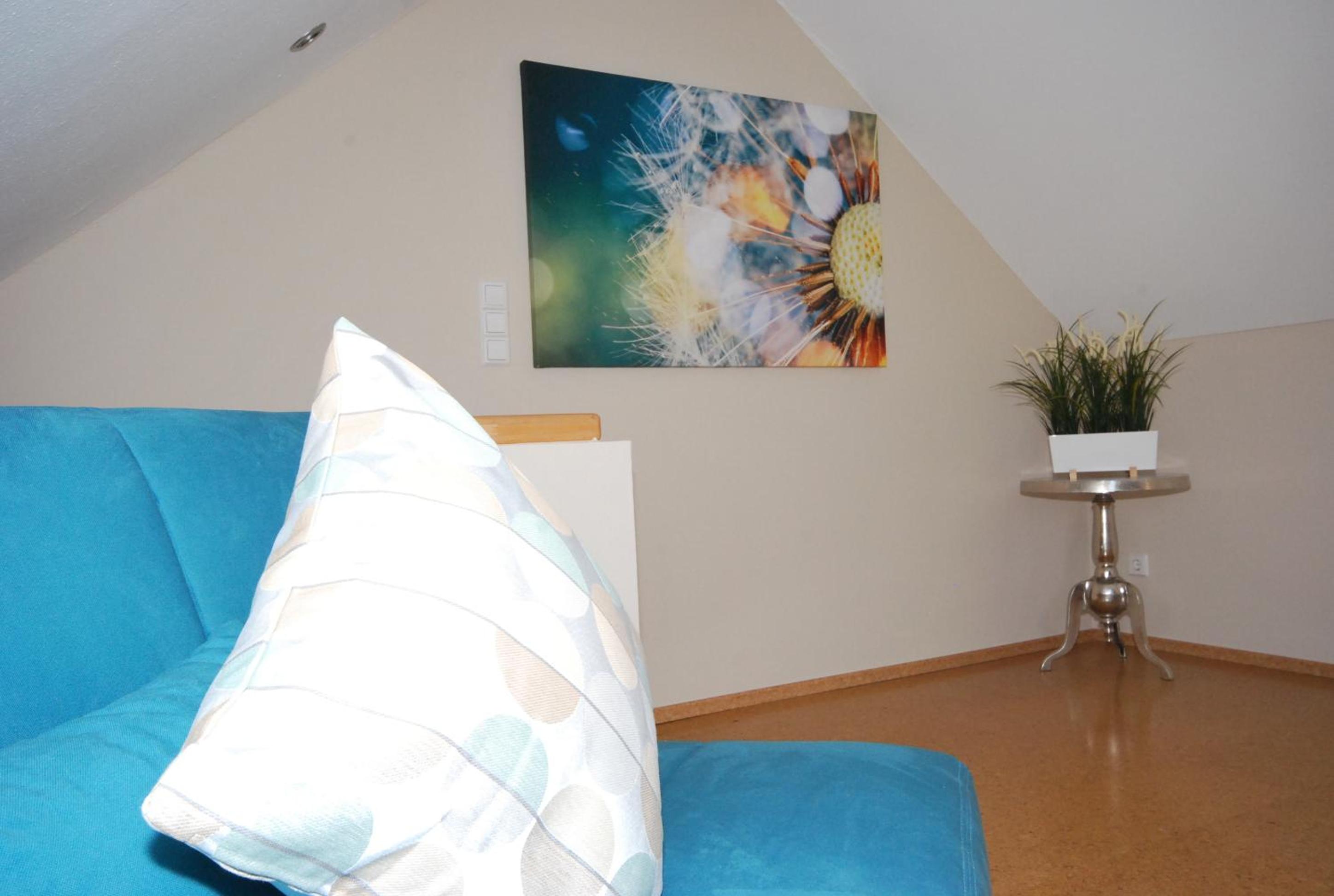 Apartment - Split Level - Photo 2