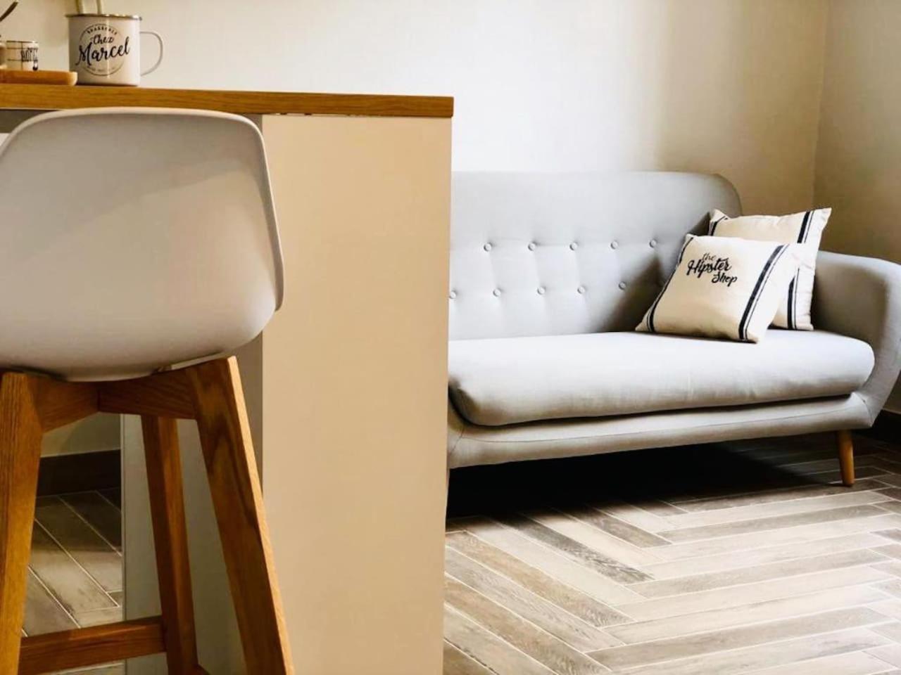 One-Bedroom Apartment - Photo 3