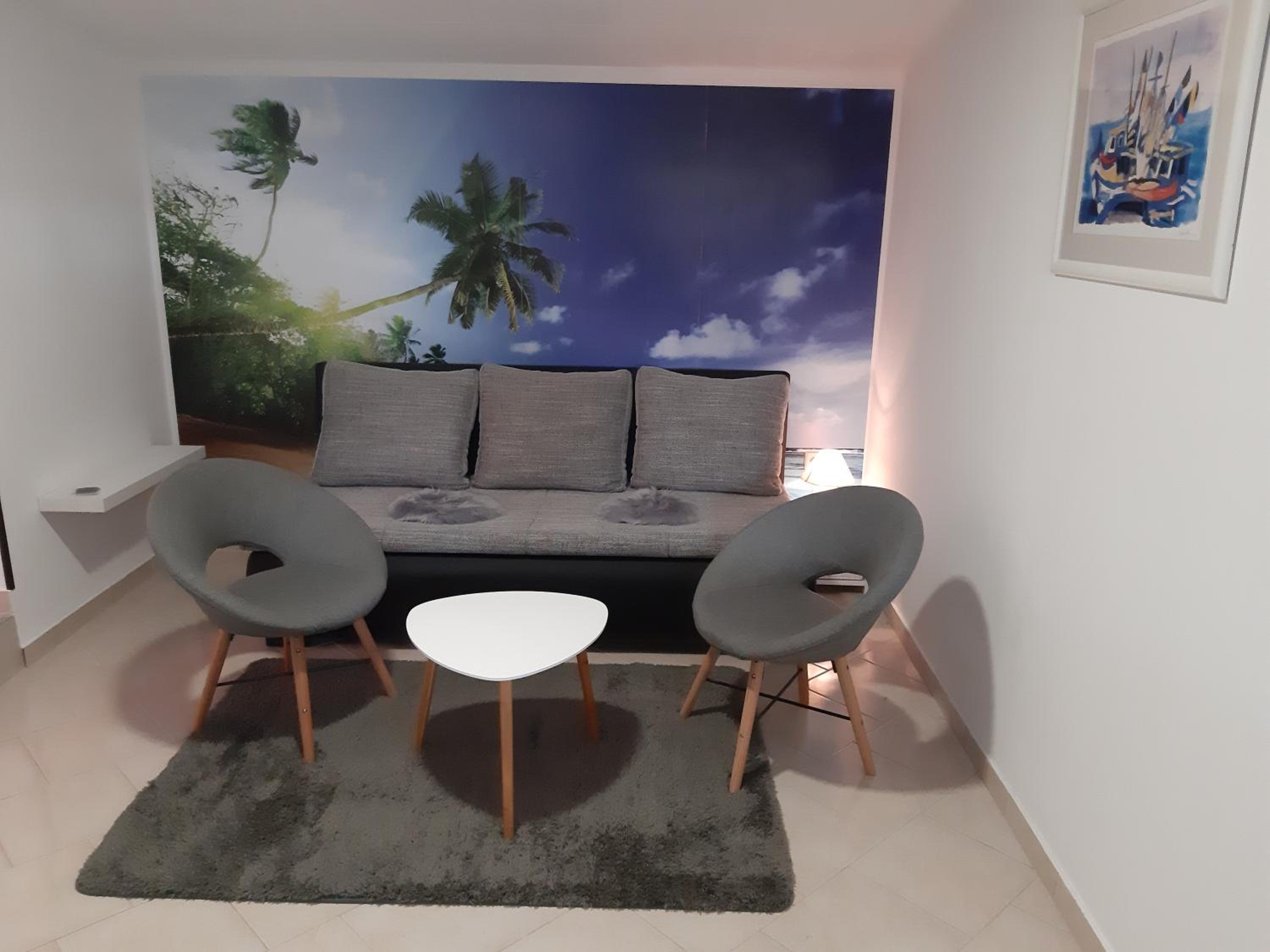 One-Bedroom Apartment photo 3