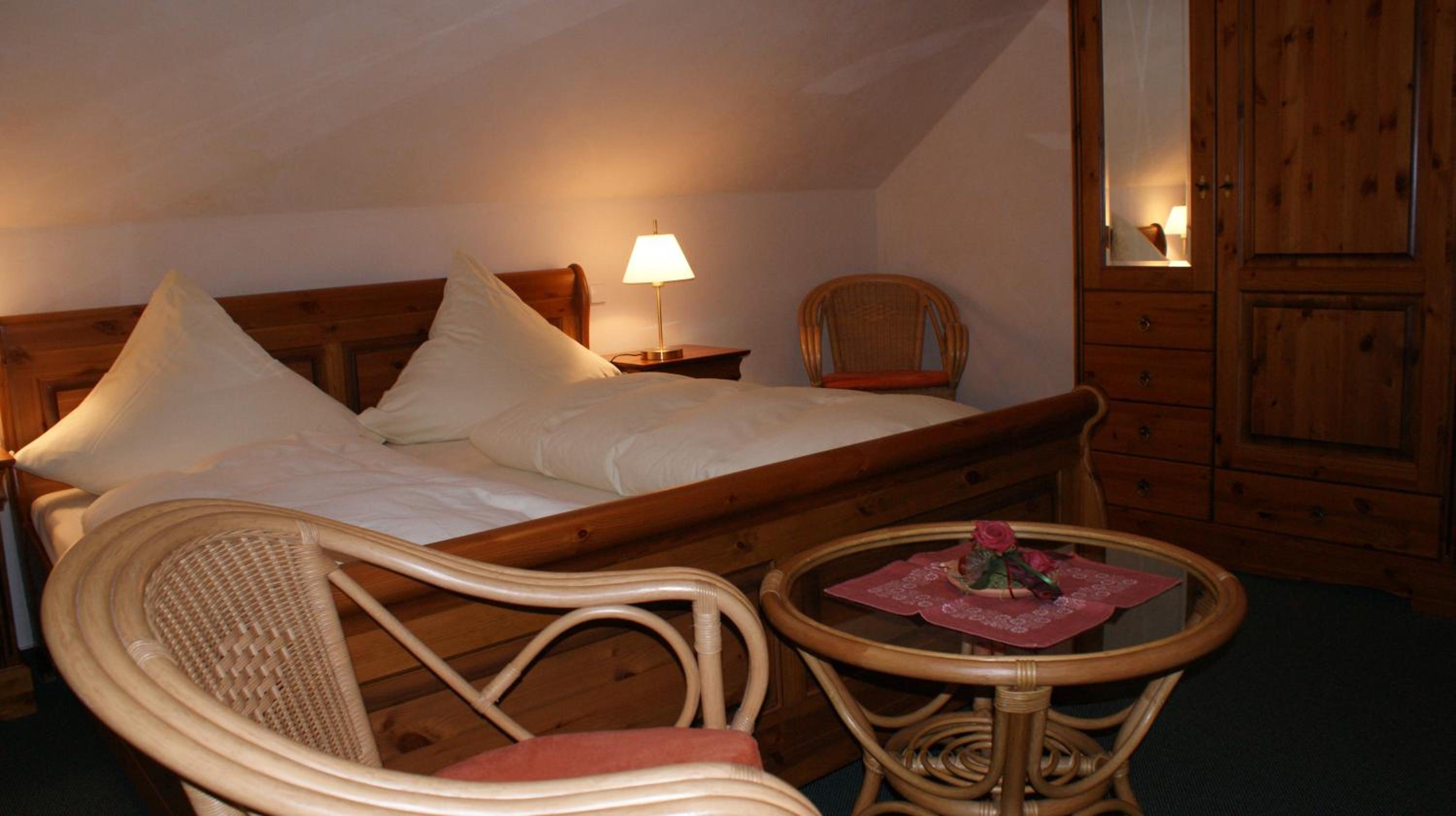 Standard Double Room - Photo 8