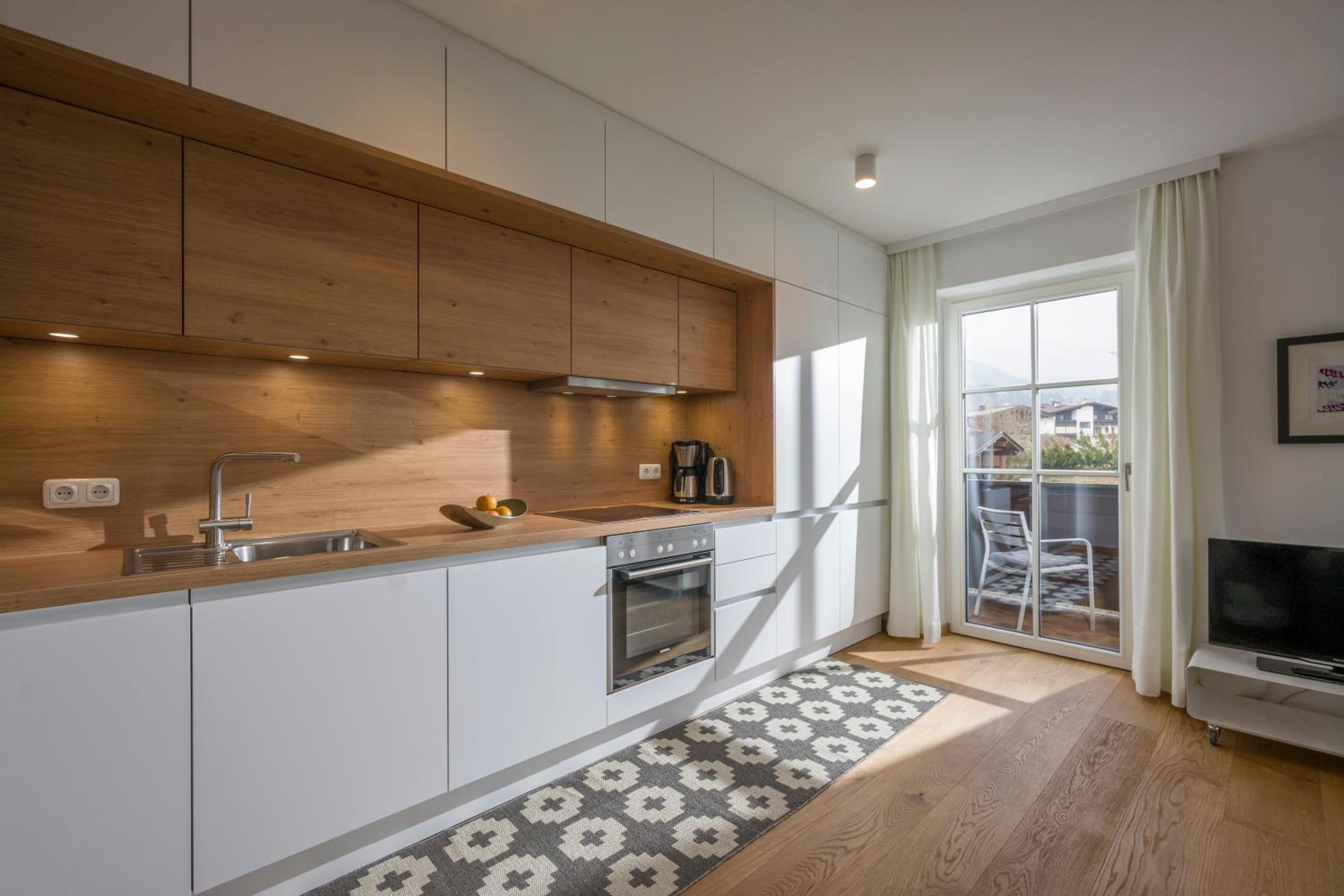 Apartment with Mountain View photo 3