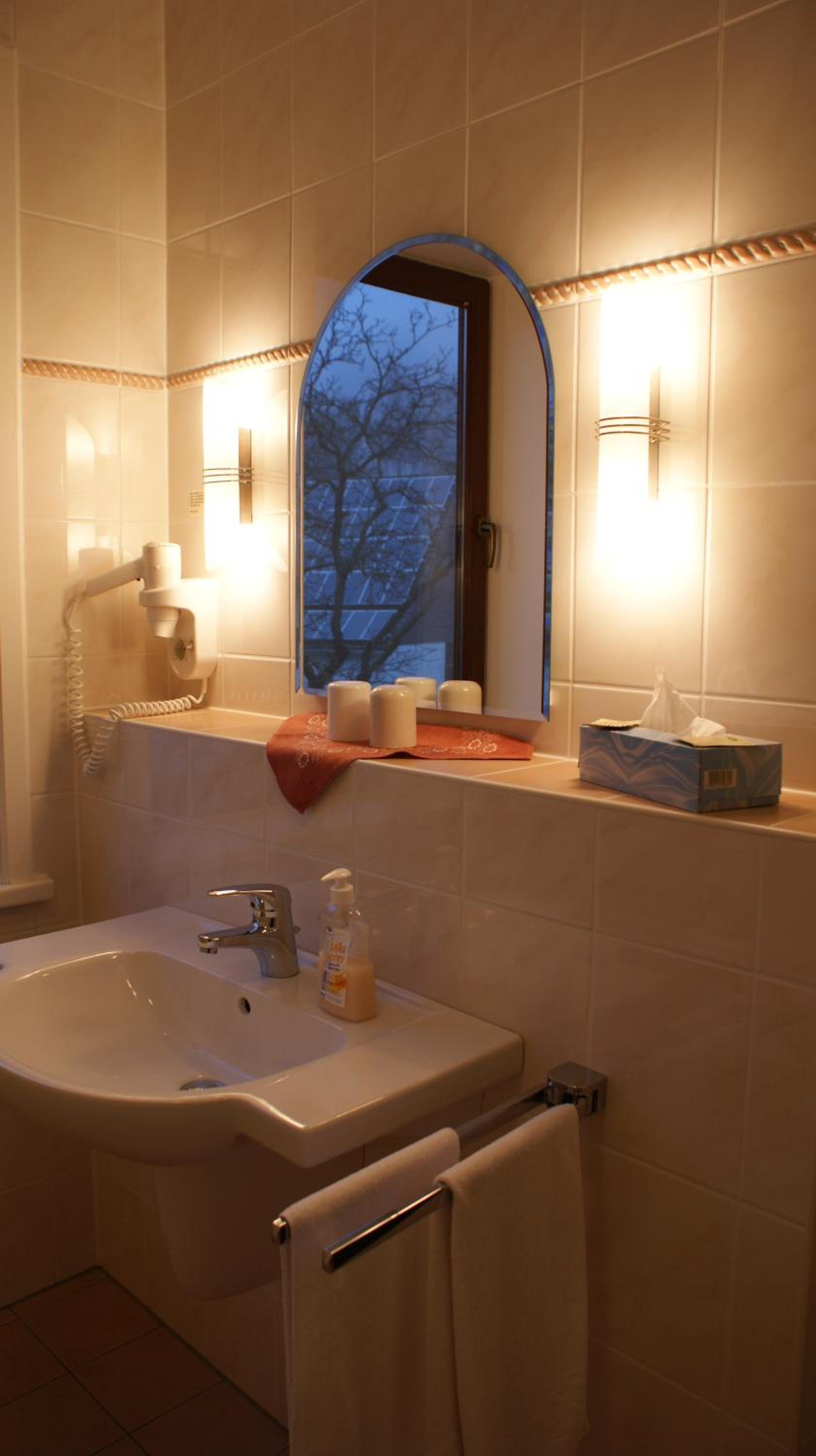 Standard Double Room - Photo 5