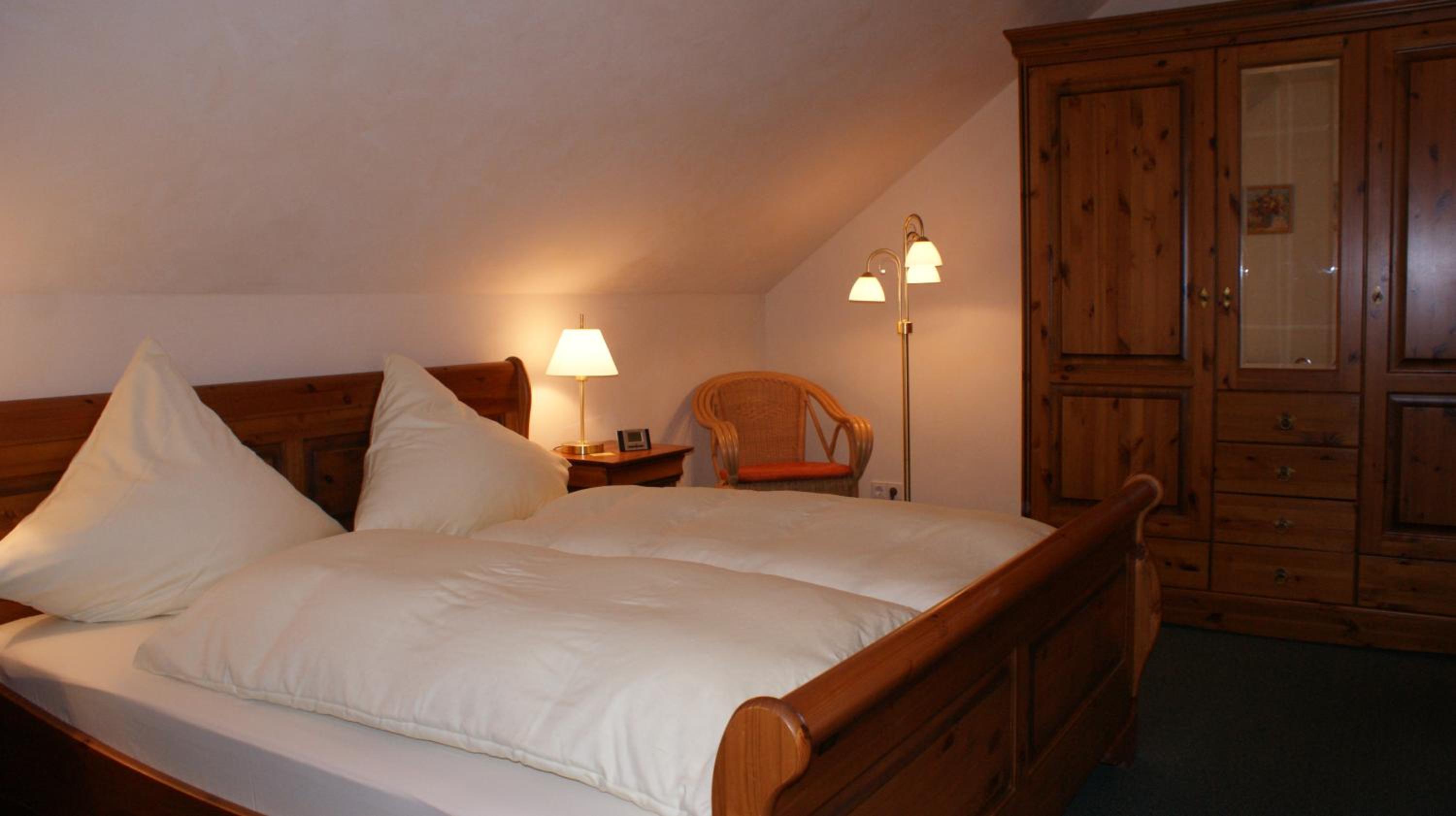 Standard Double Room - Photo 3