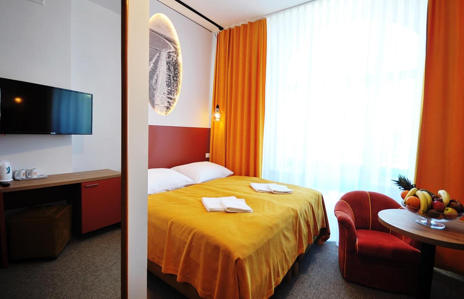 Standard Double or Twin Room - Photo 10