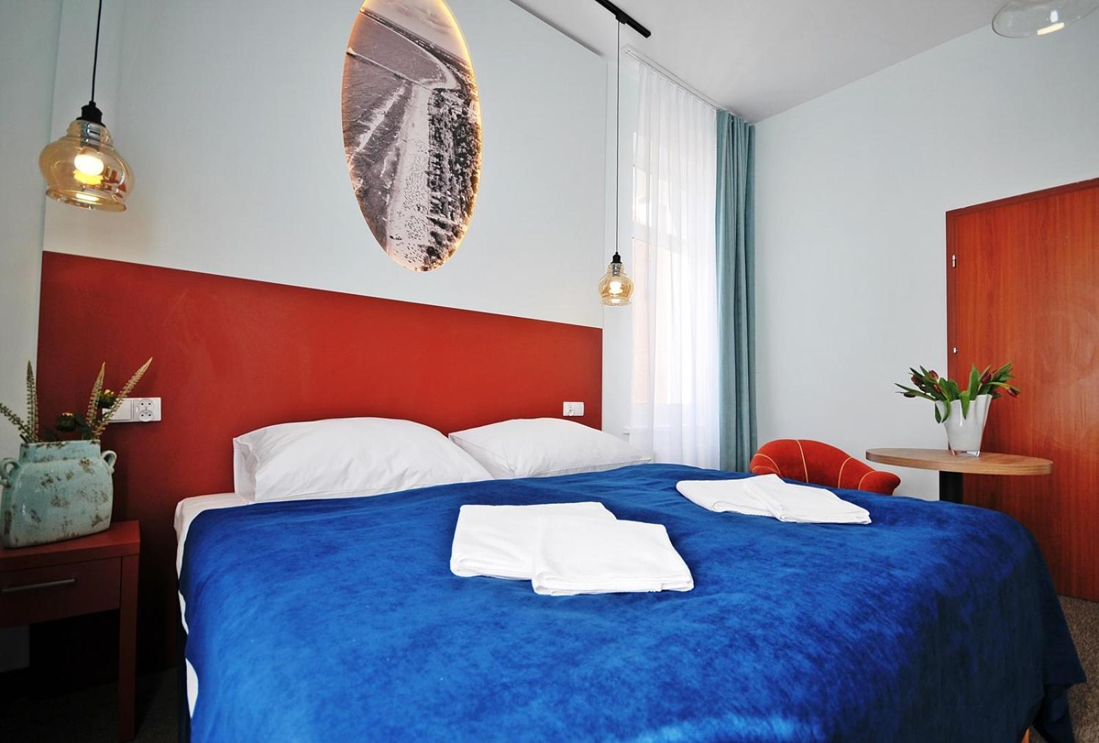 Standard Double or Twin Room - Photo 8