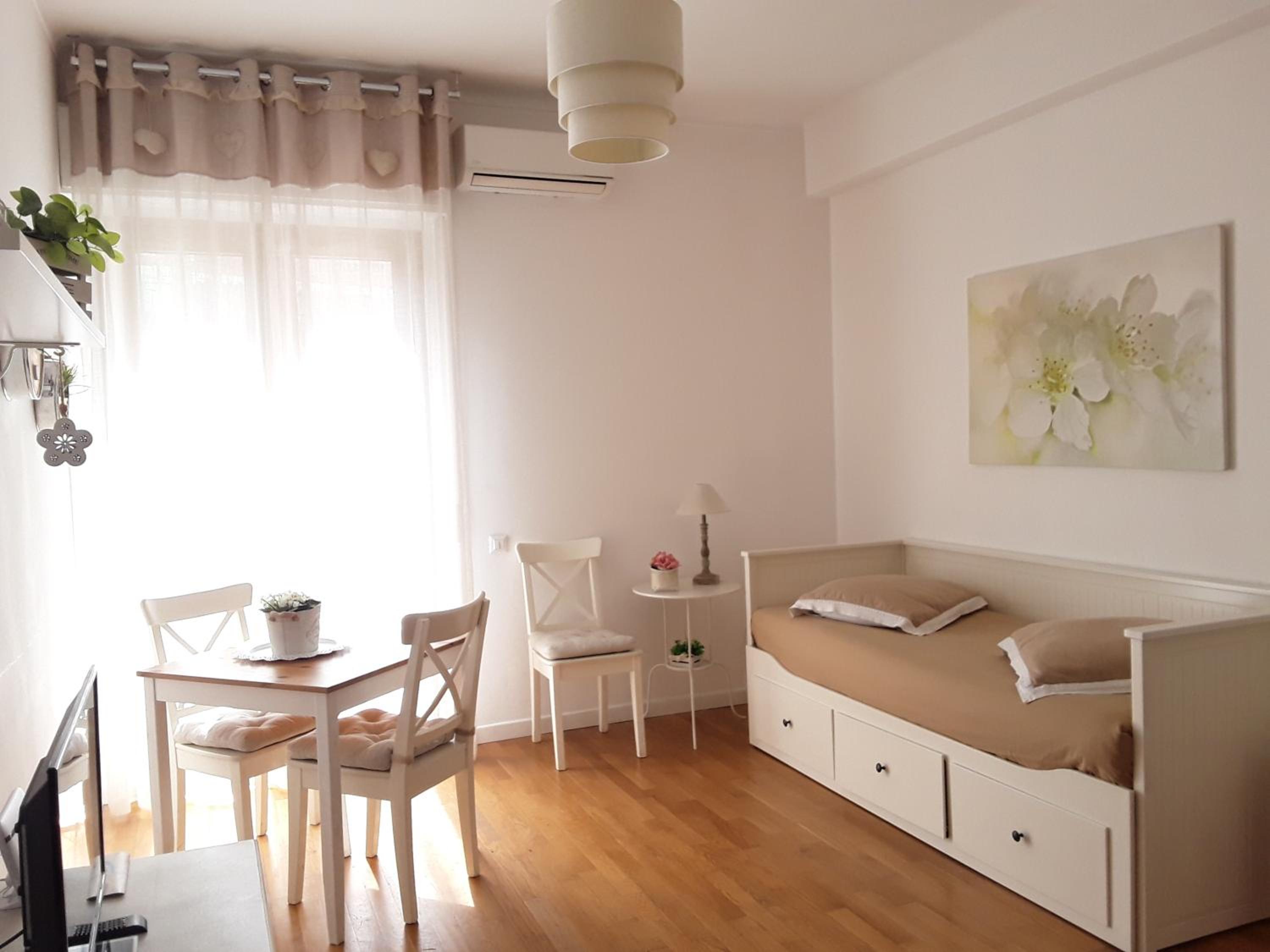 One-Bedroom Apartment with Patio