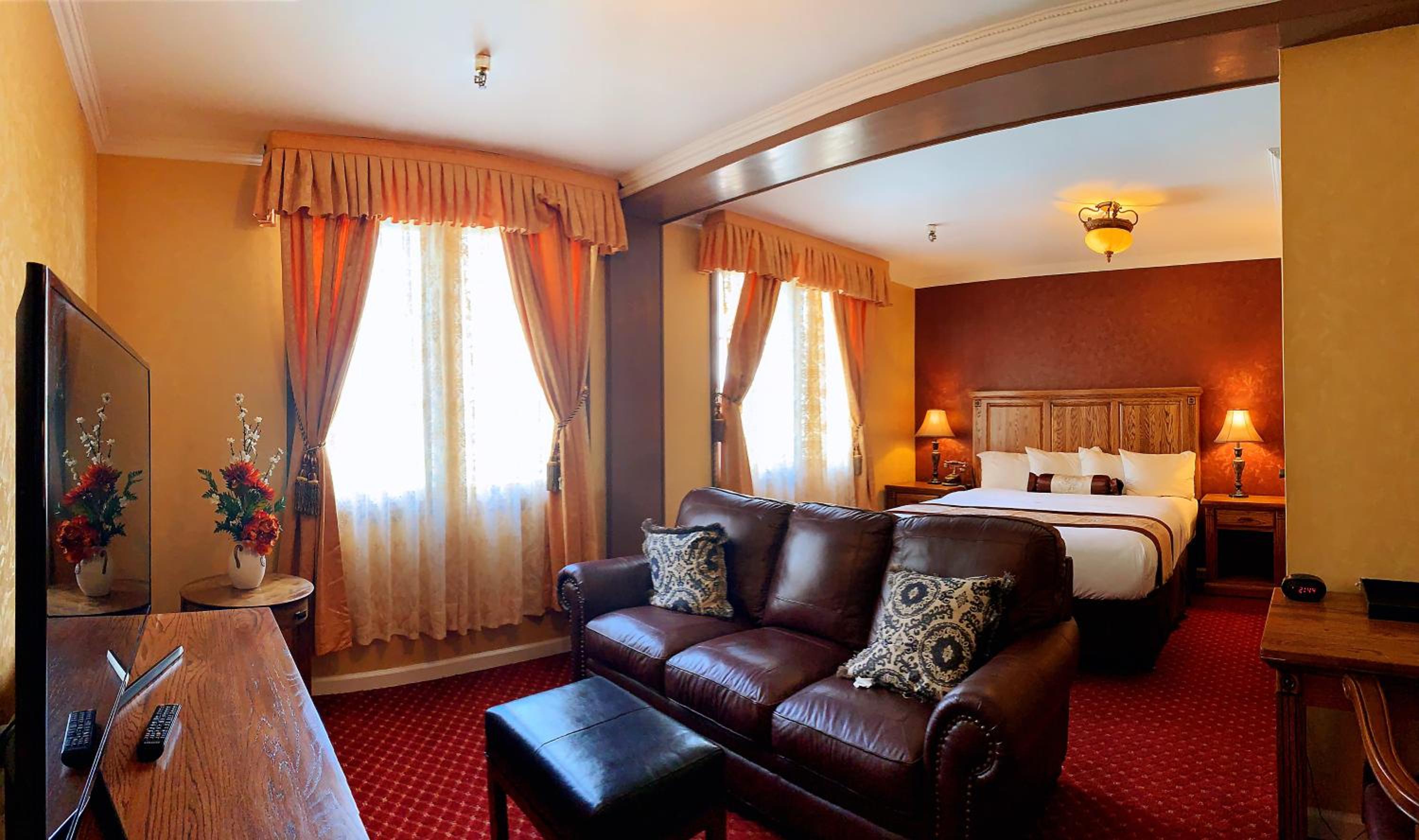 Deluxe King Room - Photo 4