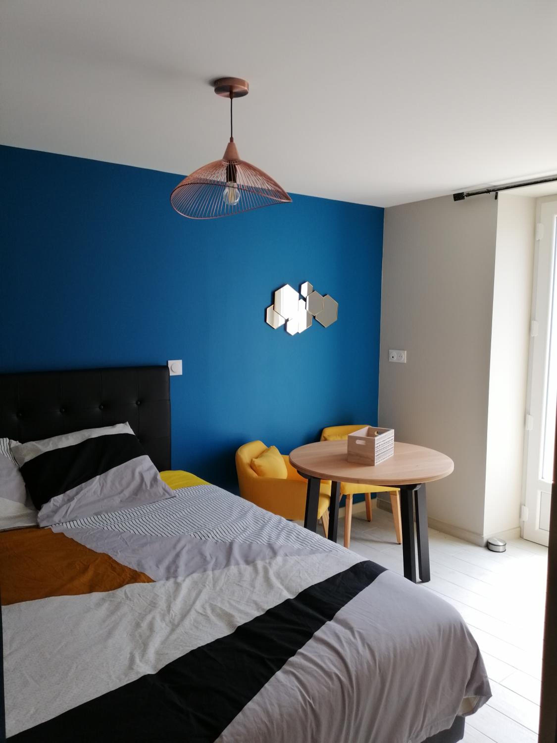 Double Room with Private External Bathroom - Photo 7