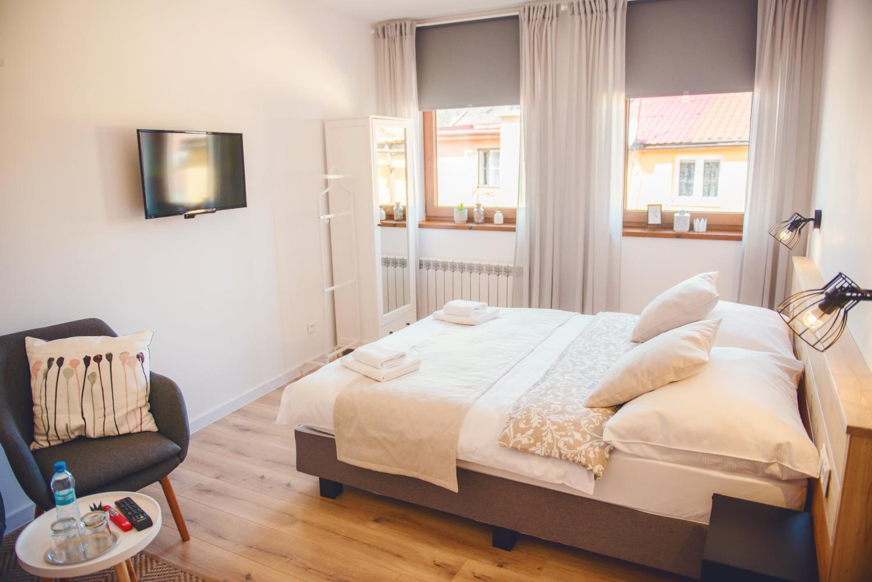 Double Room - Photo 5