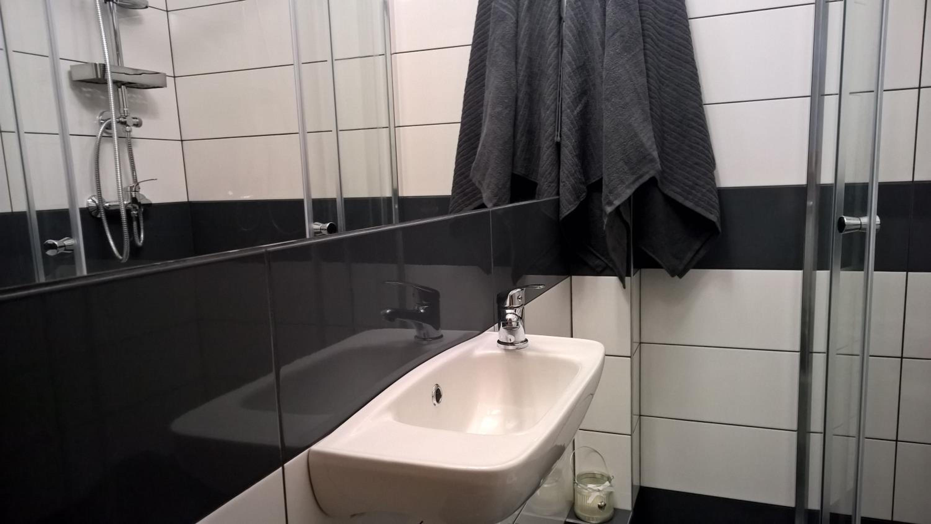 One-Bedroom Apartment - Photo 52