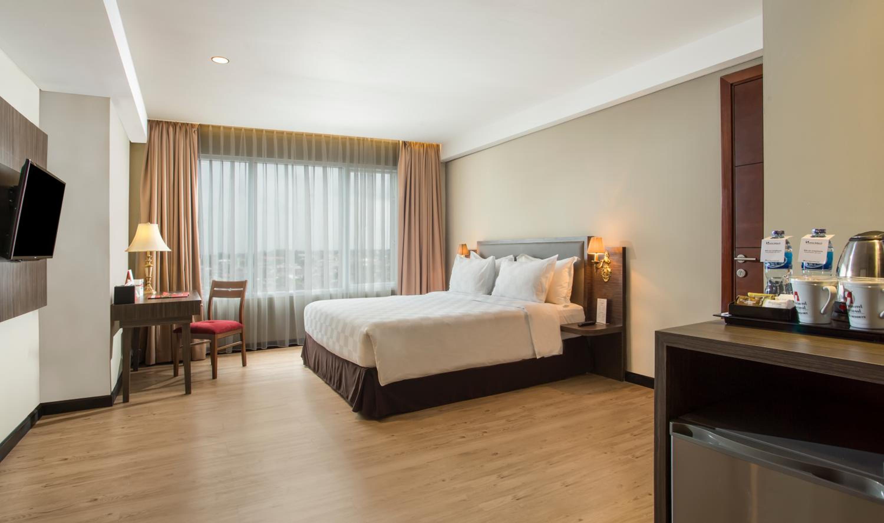 Grand Deluxe Queen Room