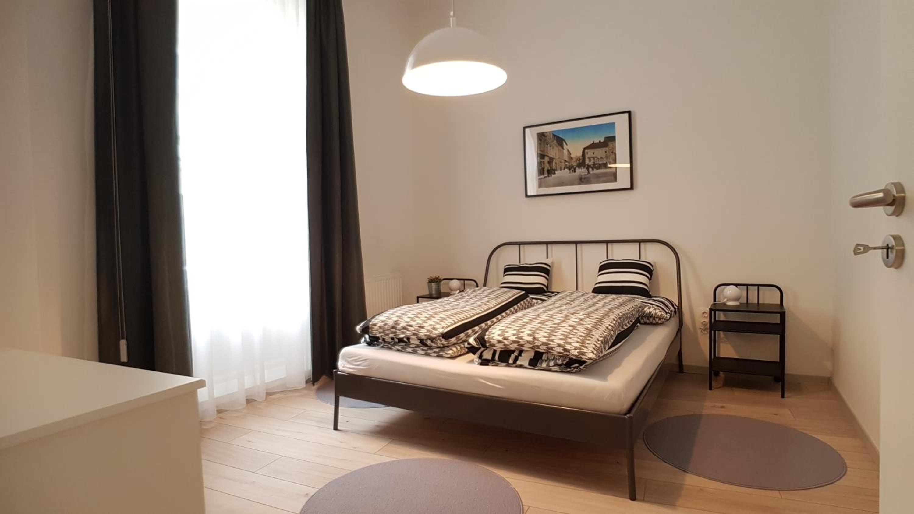 One-Bedroom Apartment photo 2