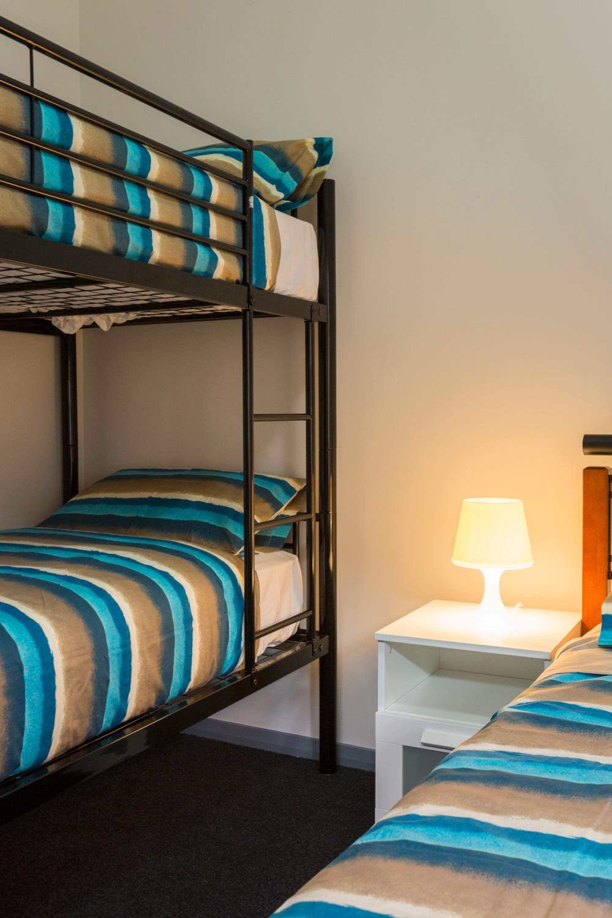 Queen Plus 2 with Ensuite photo 3
