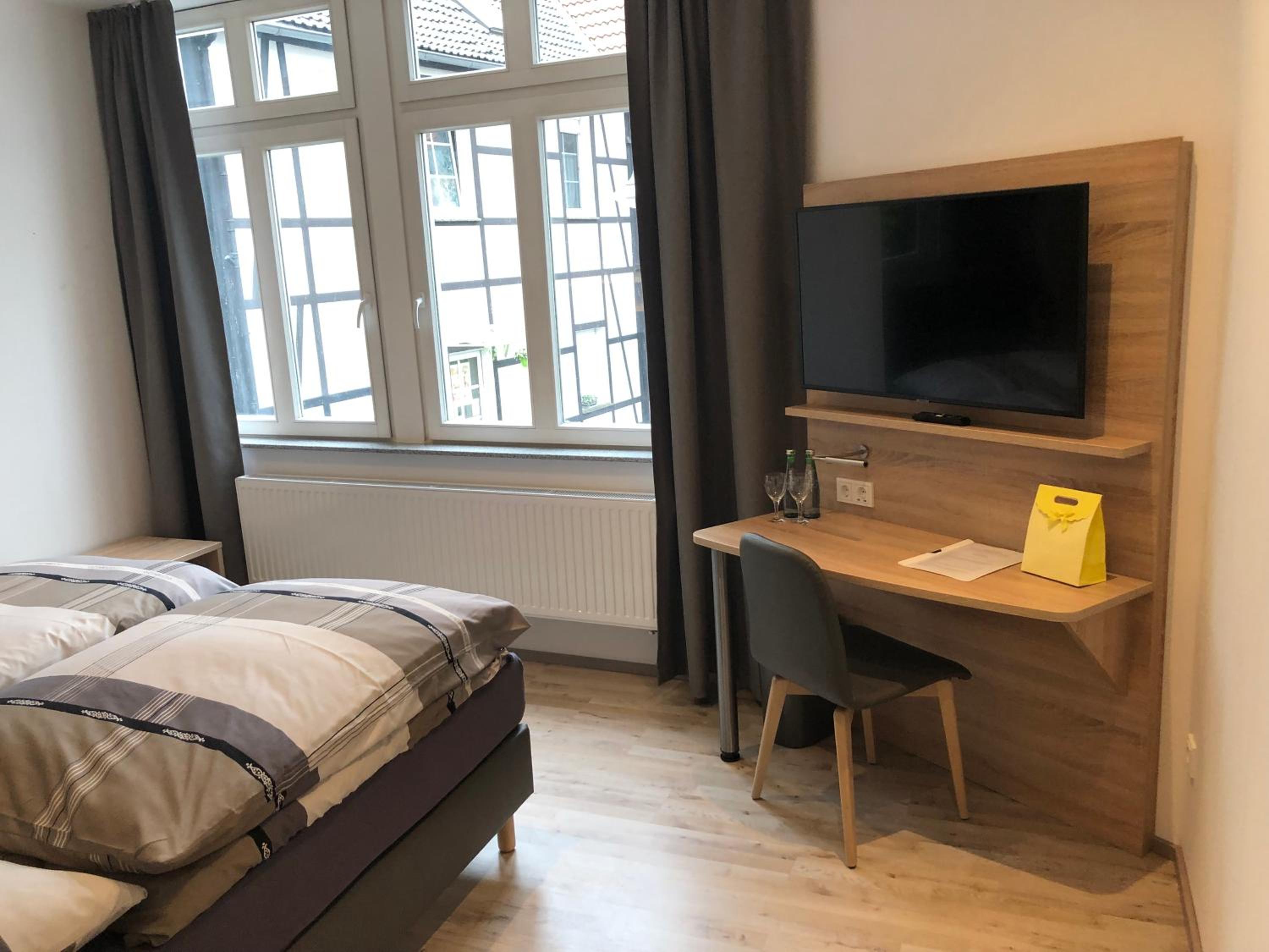 Double Room with Extra Bed - Photo 10