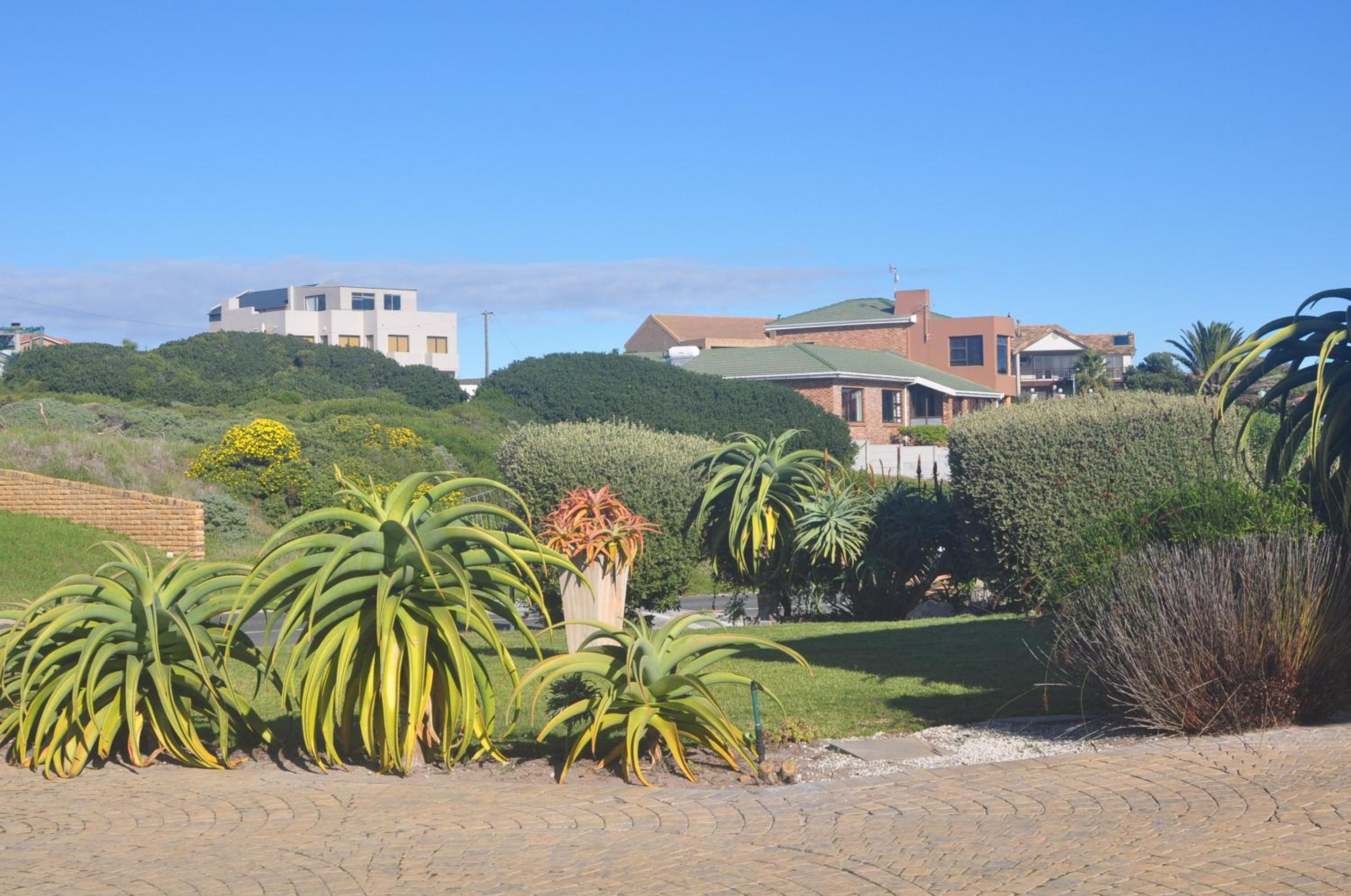 Deluxe Double Room with Balcony and Sea View - Photo 10