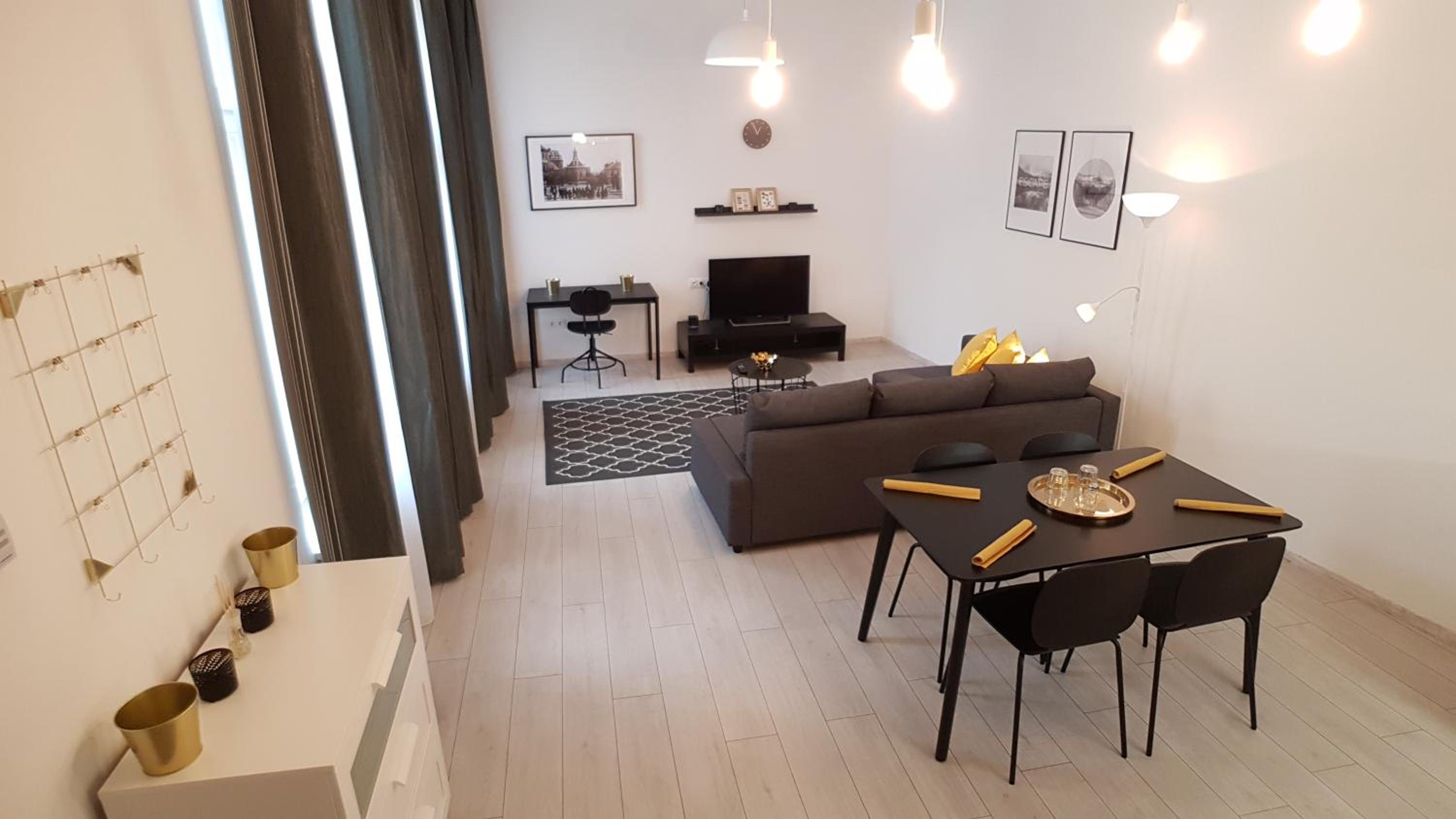 One-Bedroom Apartment photo 2