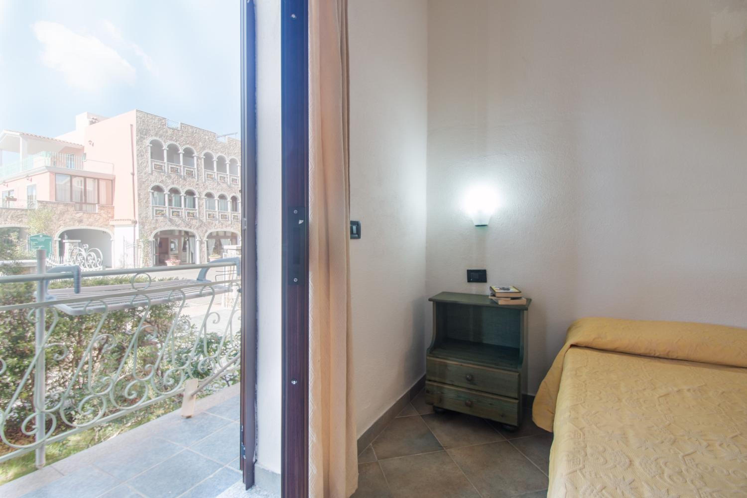 Studio Apartment photo 1