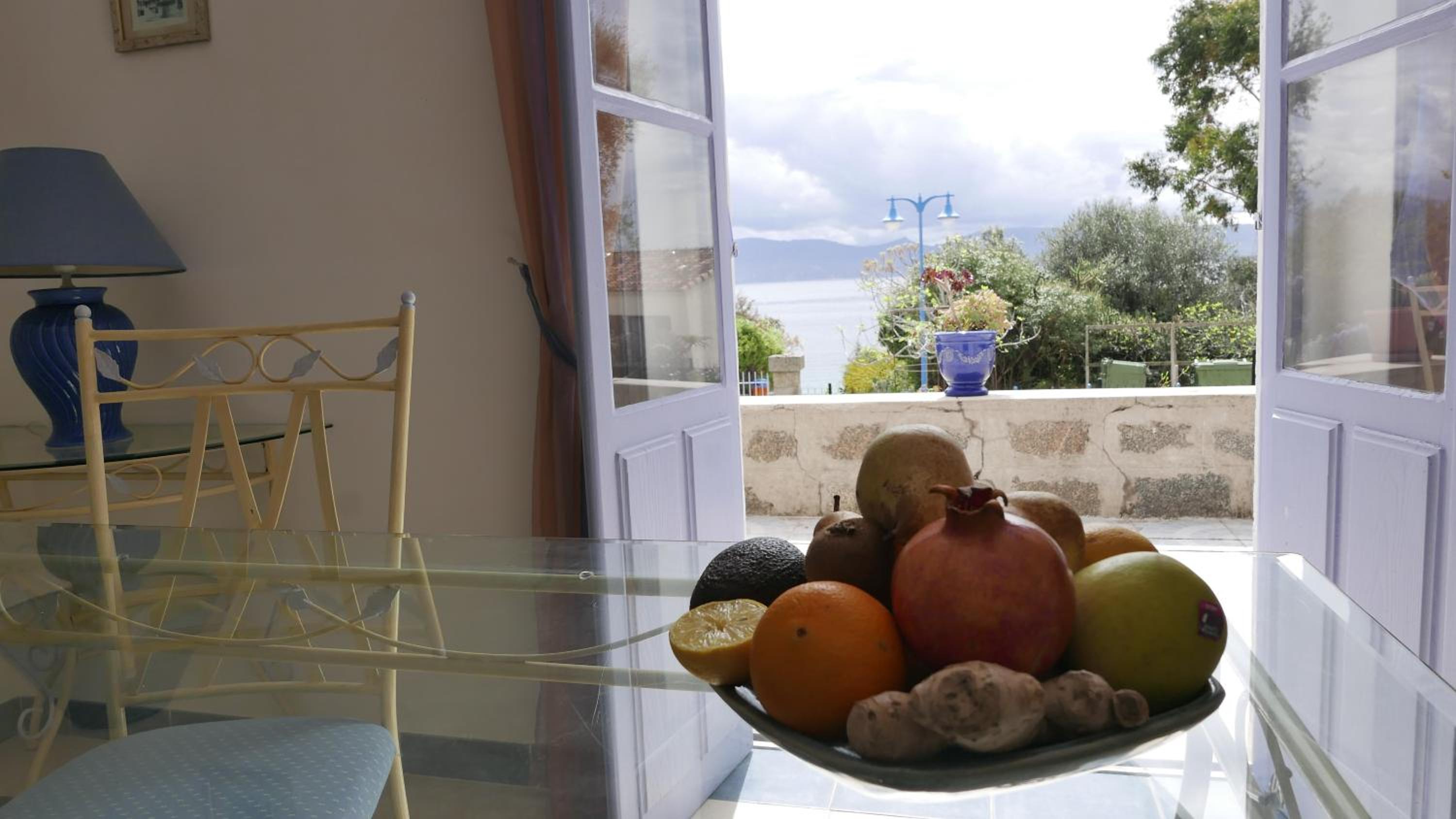 Apartment with Sea View - Photo 7