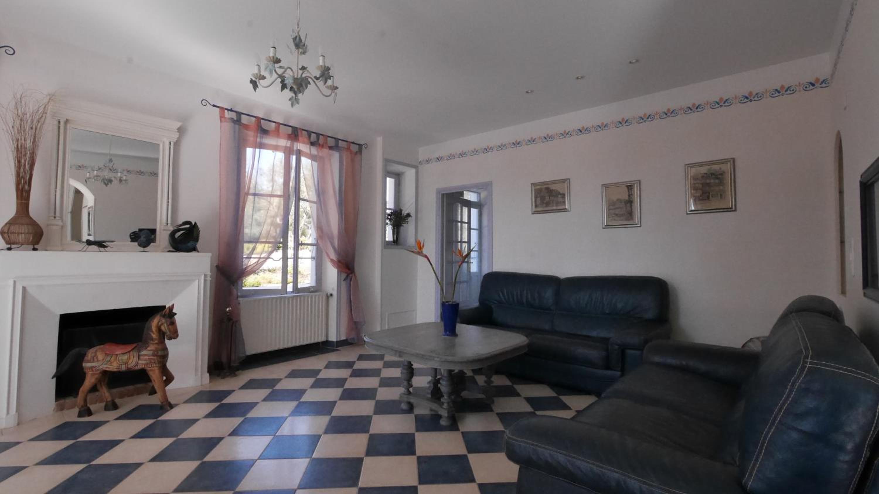 Apartment with Sea View - Photo 5