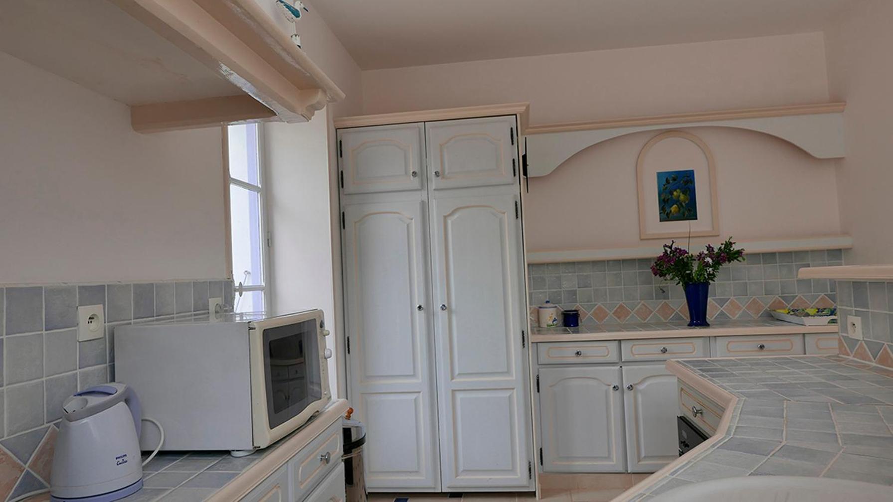 Apartment with Sea View - Photo 8