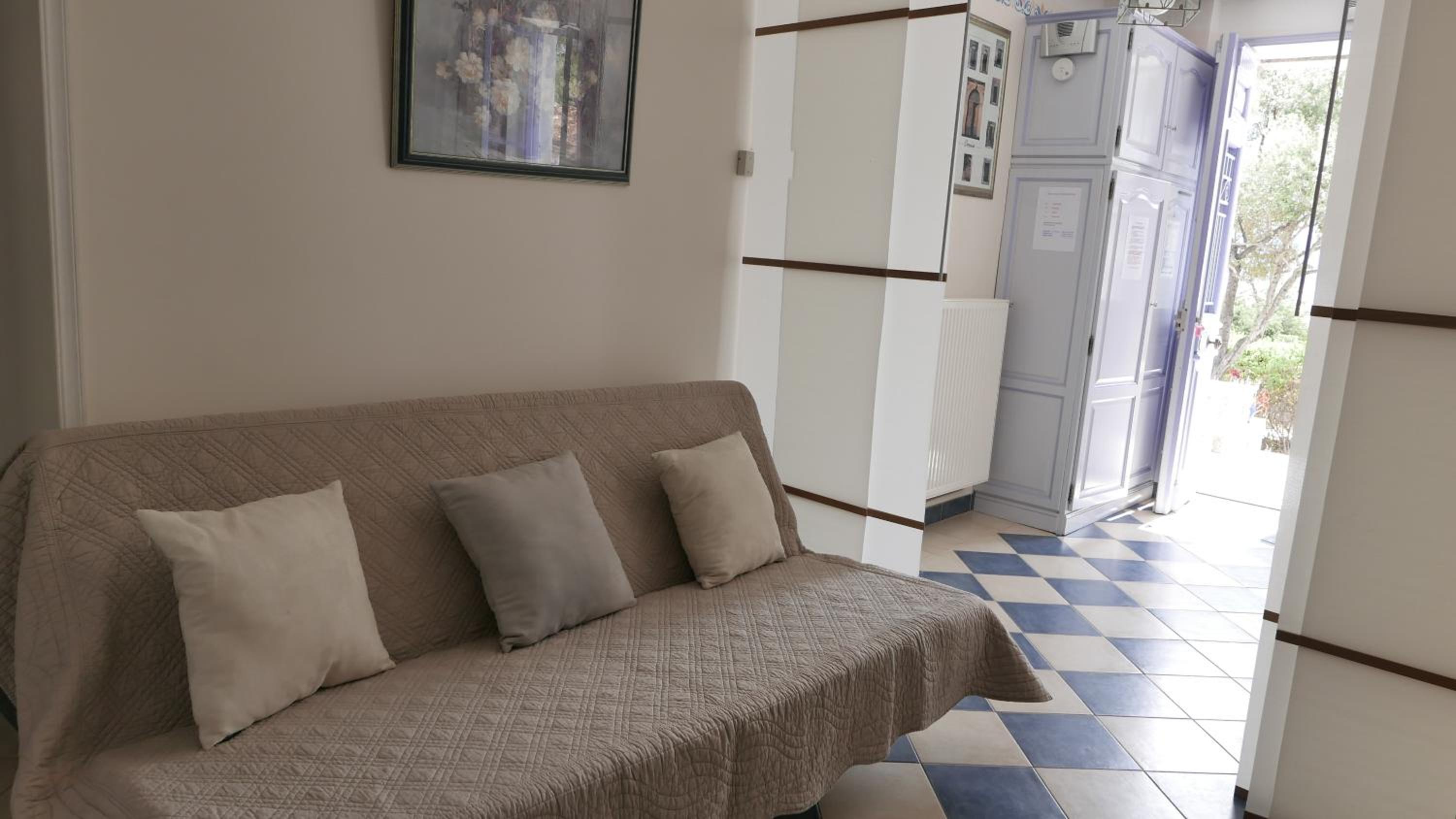Apartment with Sea View - Photo 15