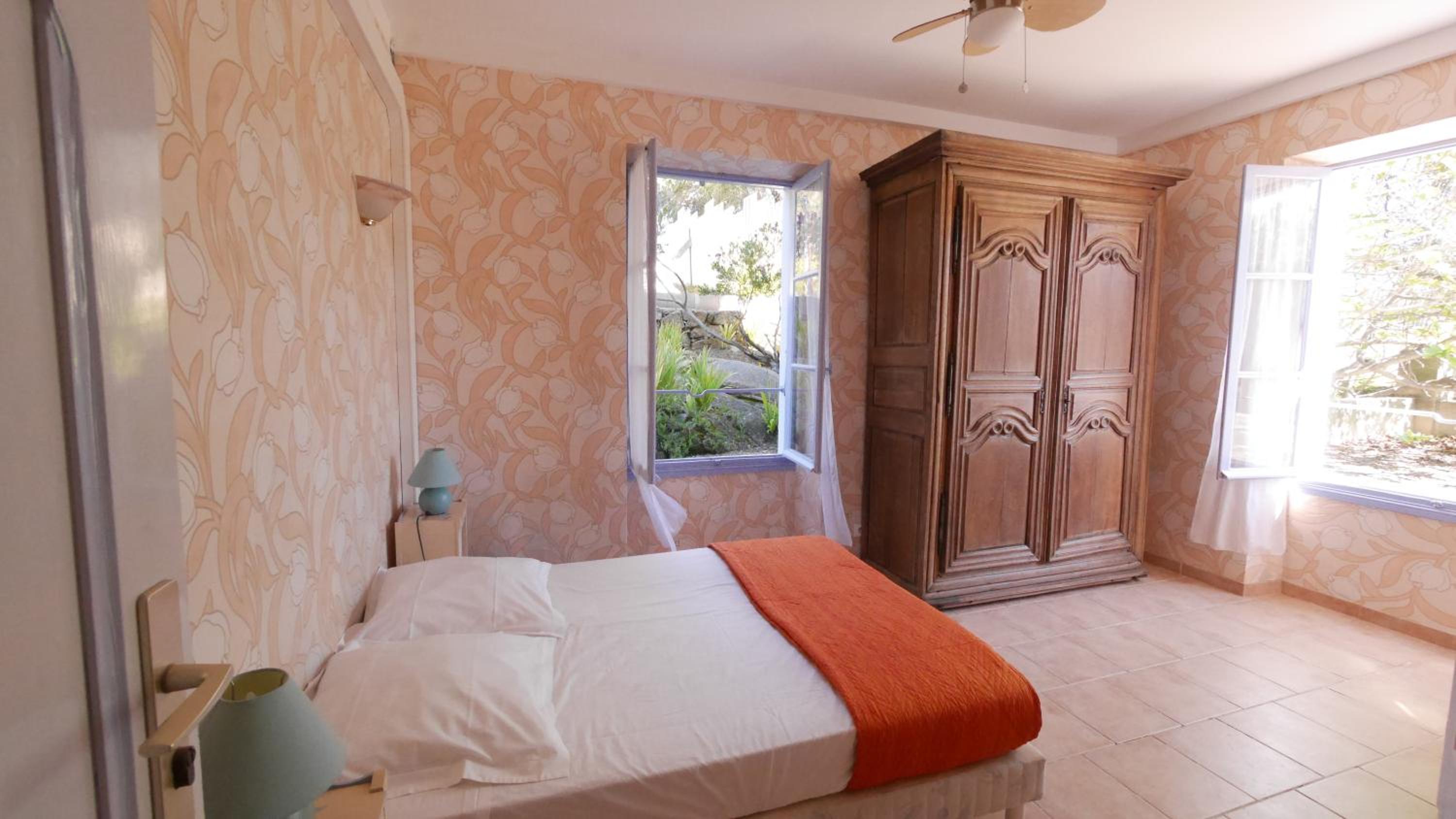 Apartment with Sea View - Photo 12