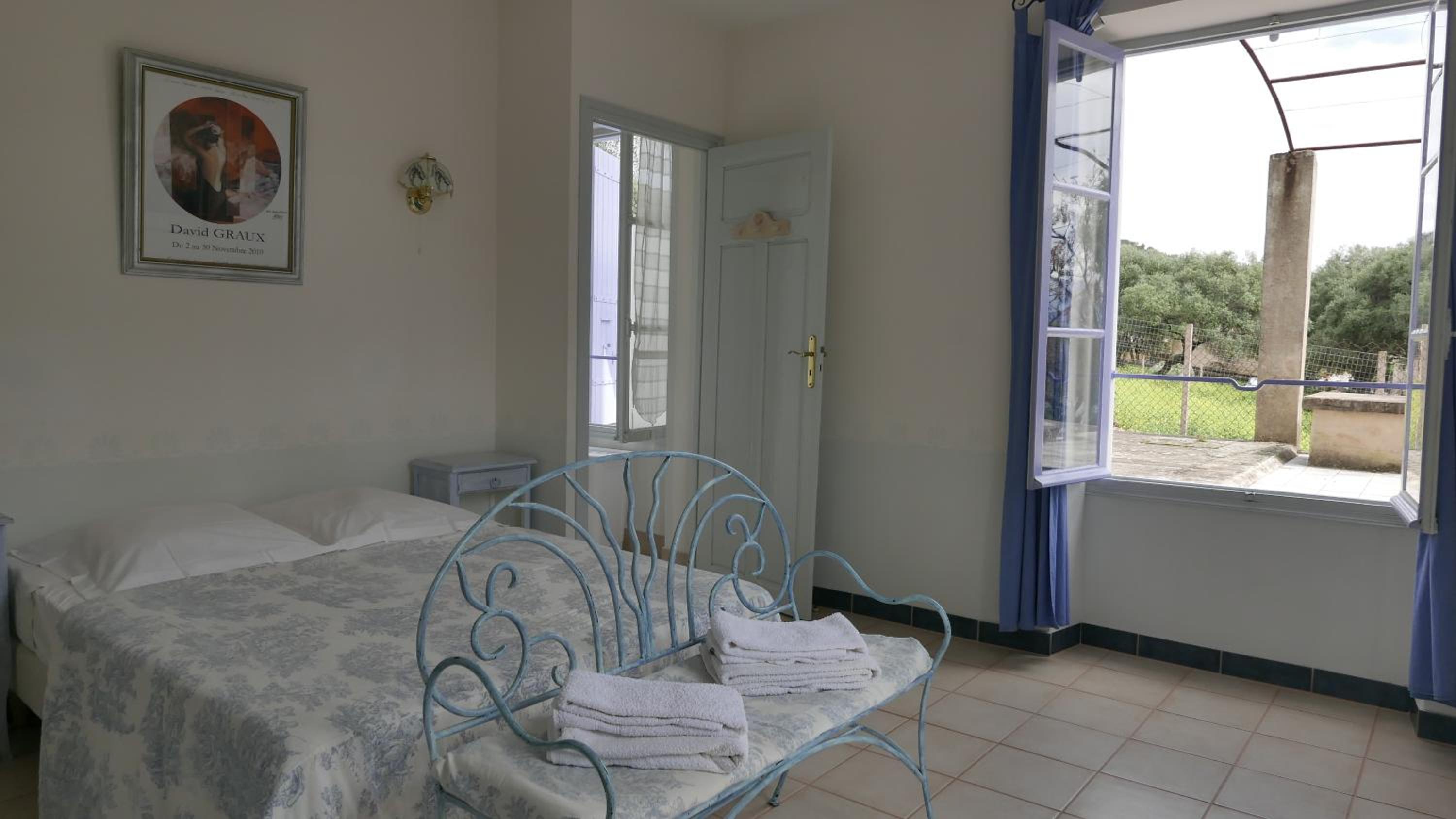 Apartment with Sea View - Photo 9
