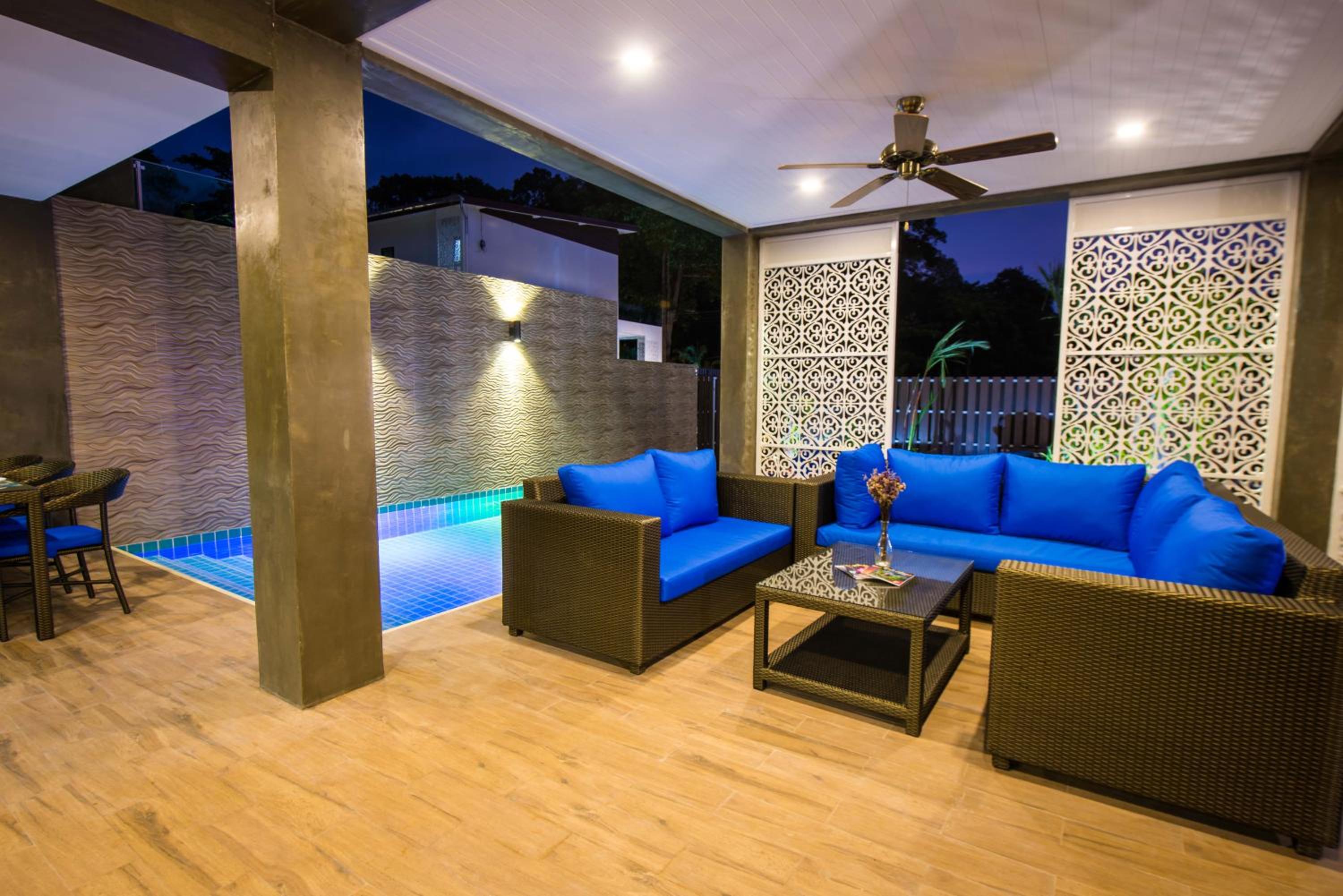 Villa with Private Pool - Photo 2
